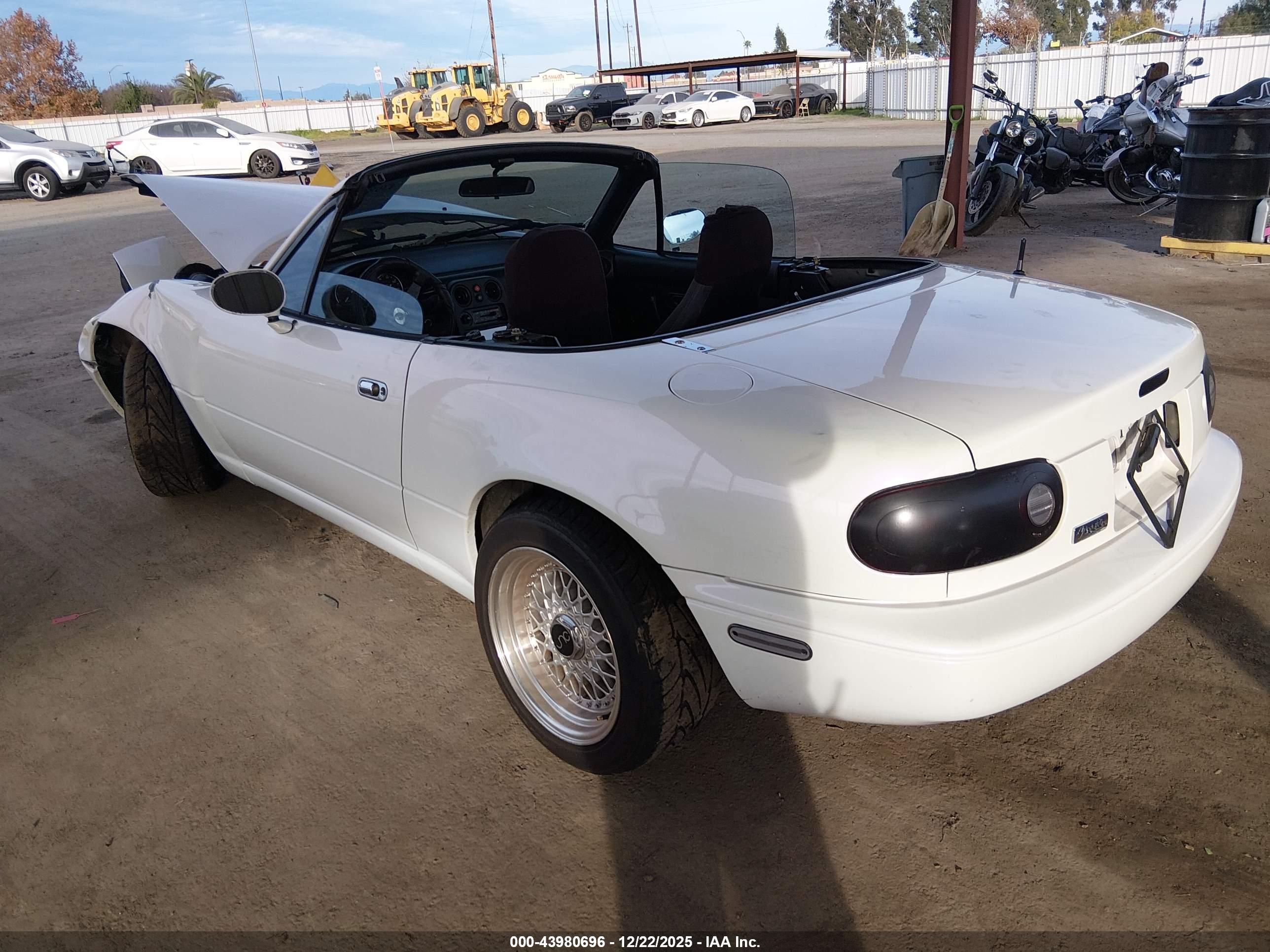 MAZDA MX-5 image 3