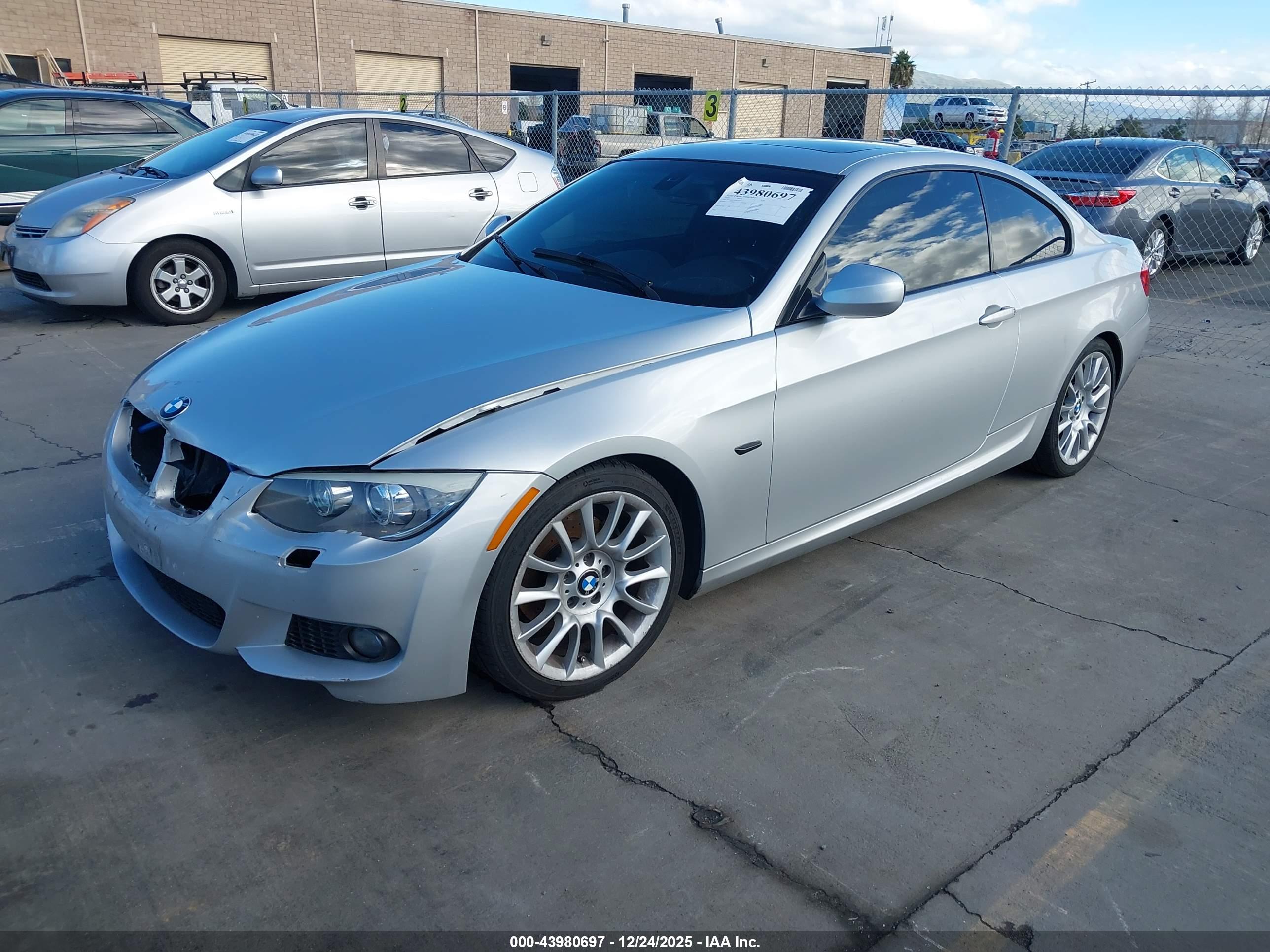BMW 328I image 2