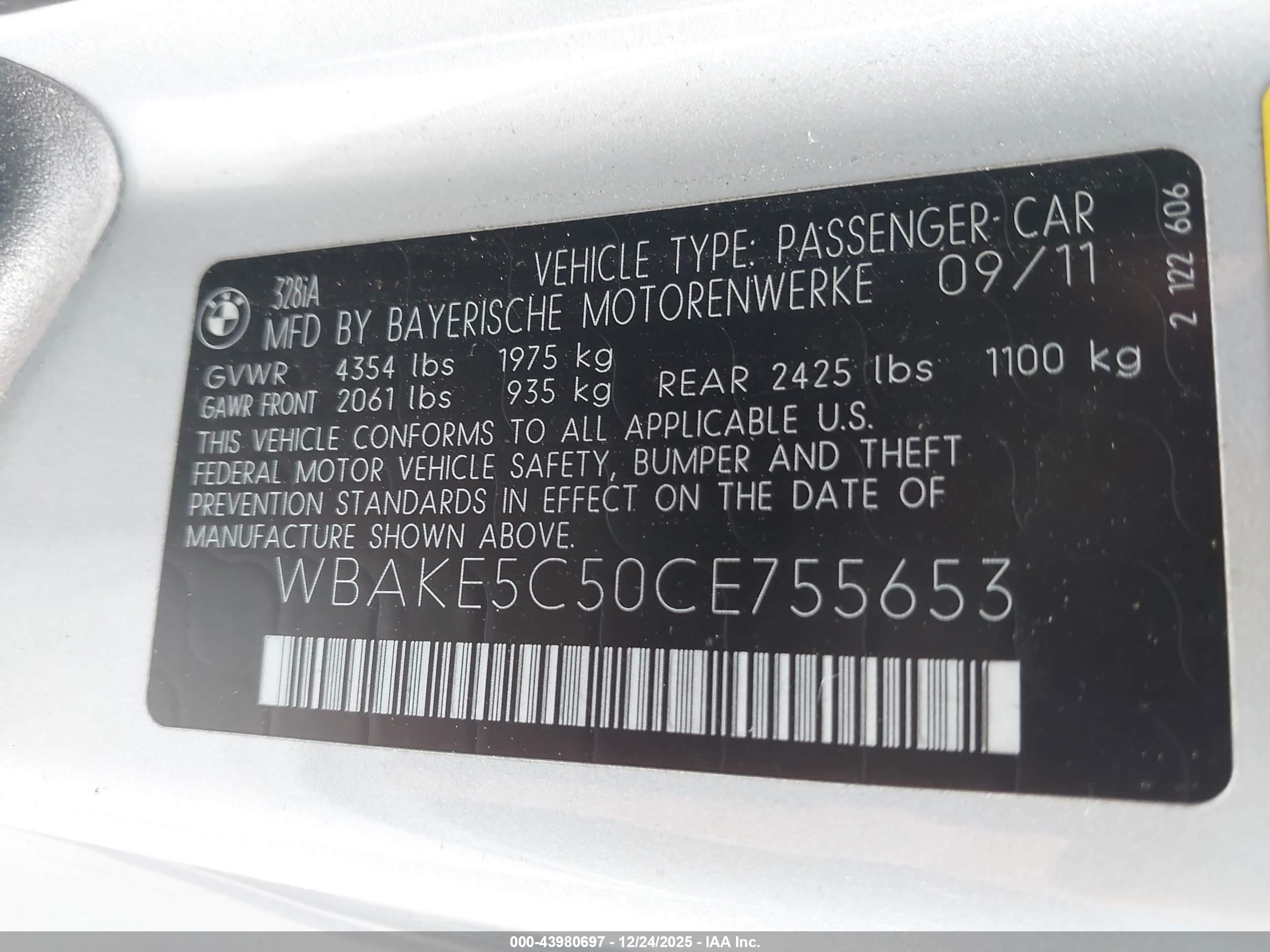 BMW 328I image 9