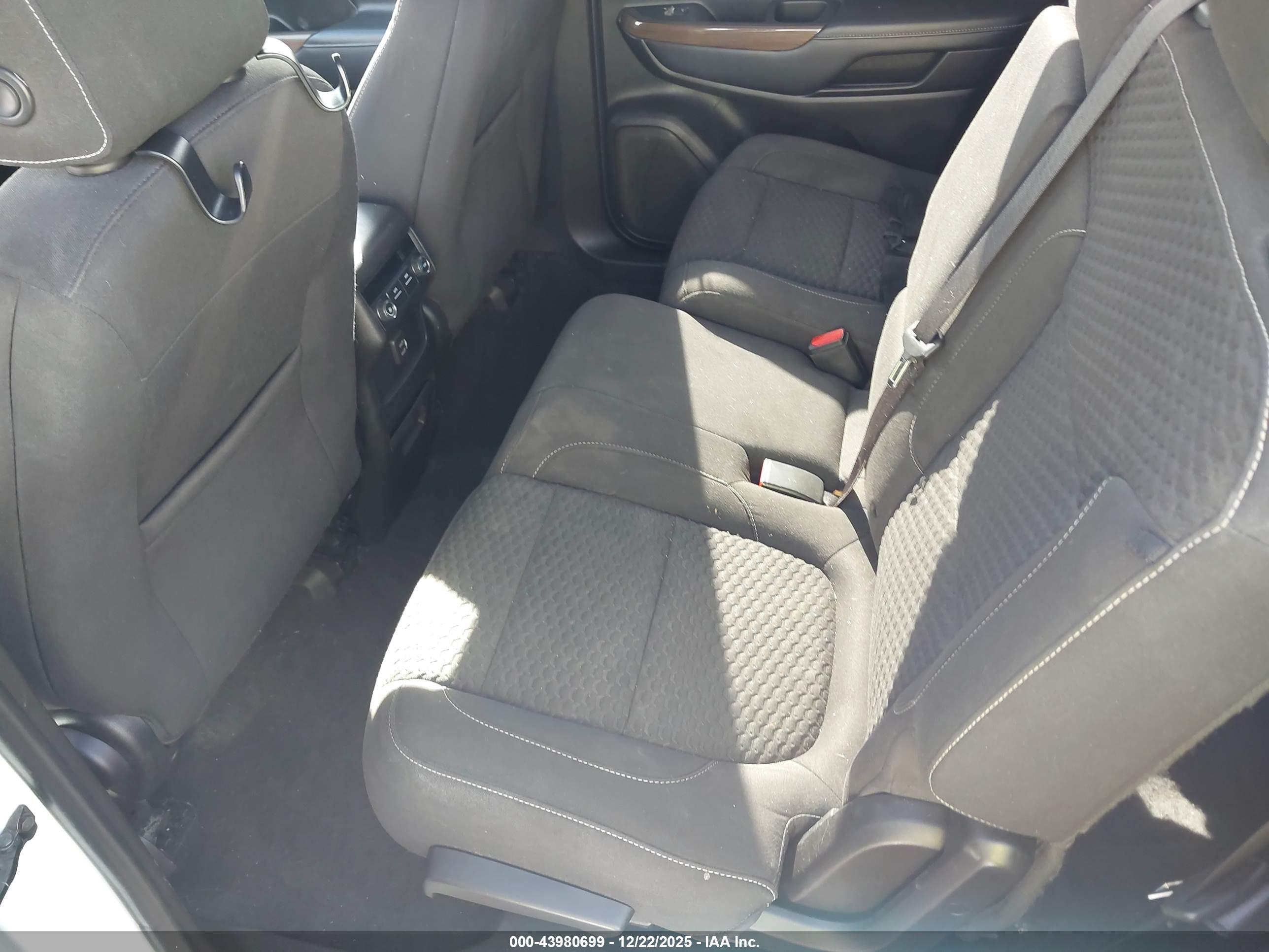 GMC ACADIA image 8