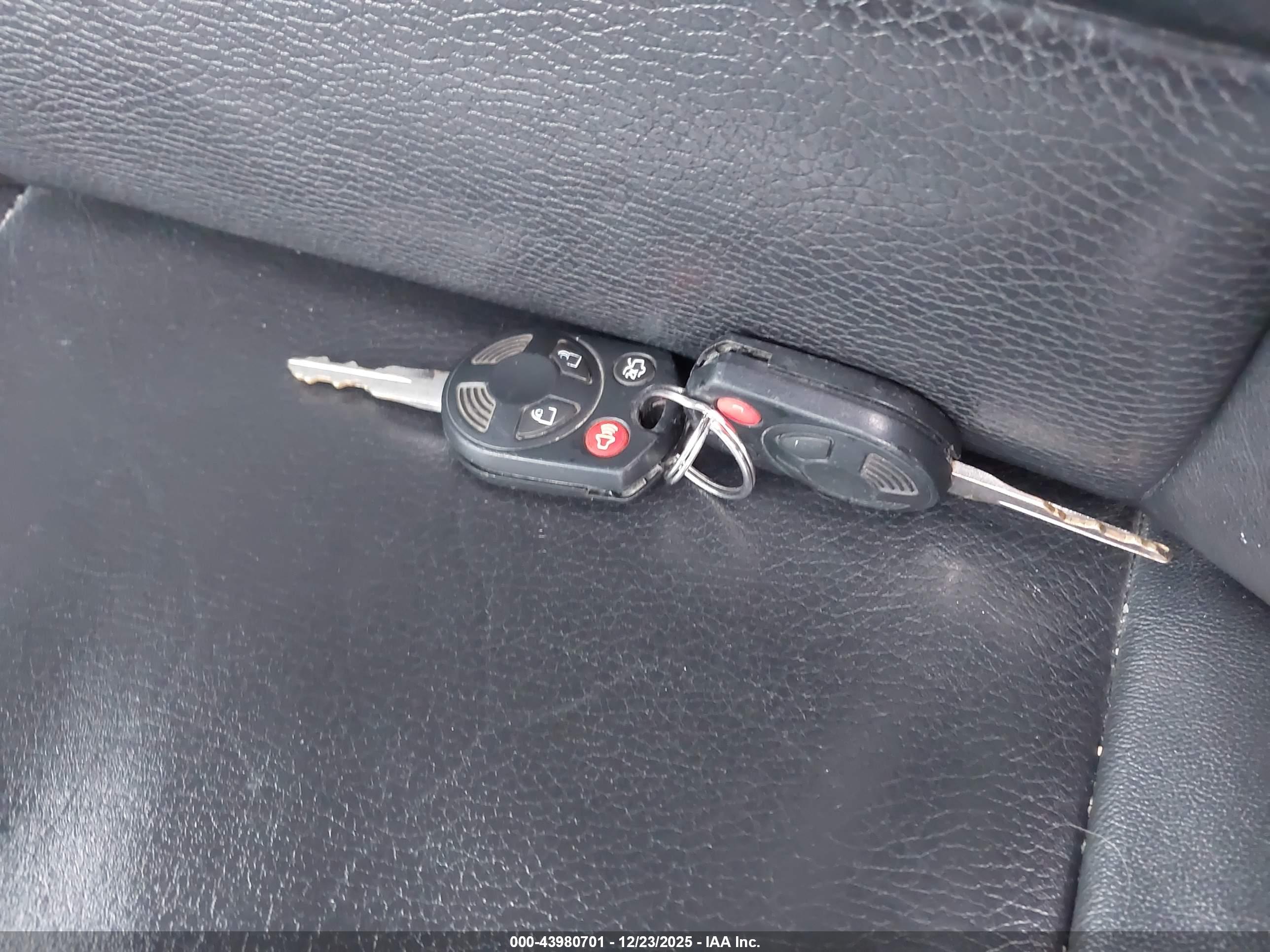 FORD FUSION image 11