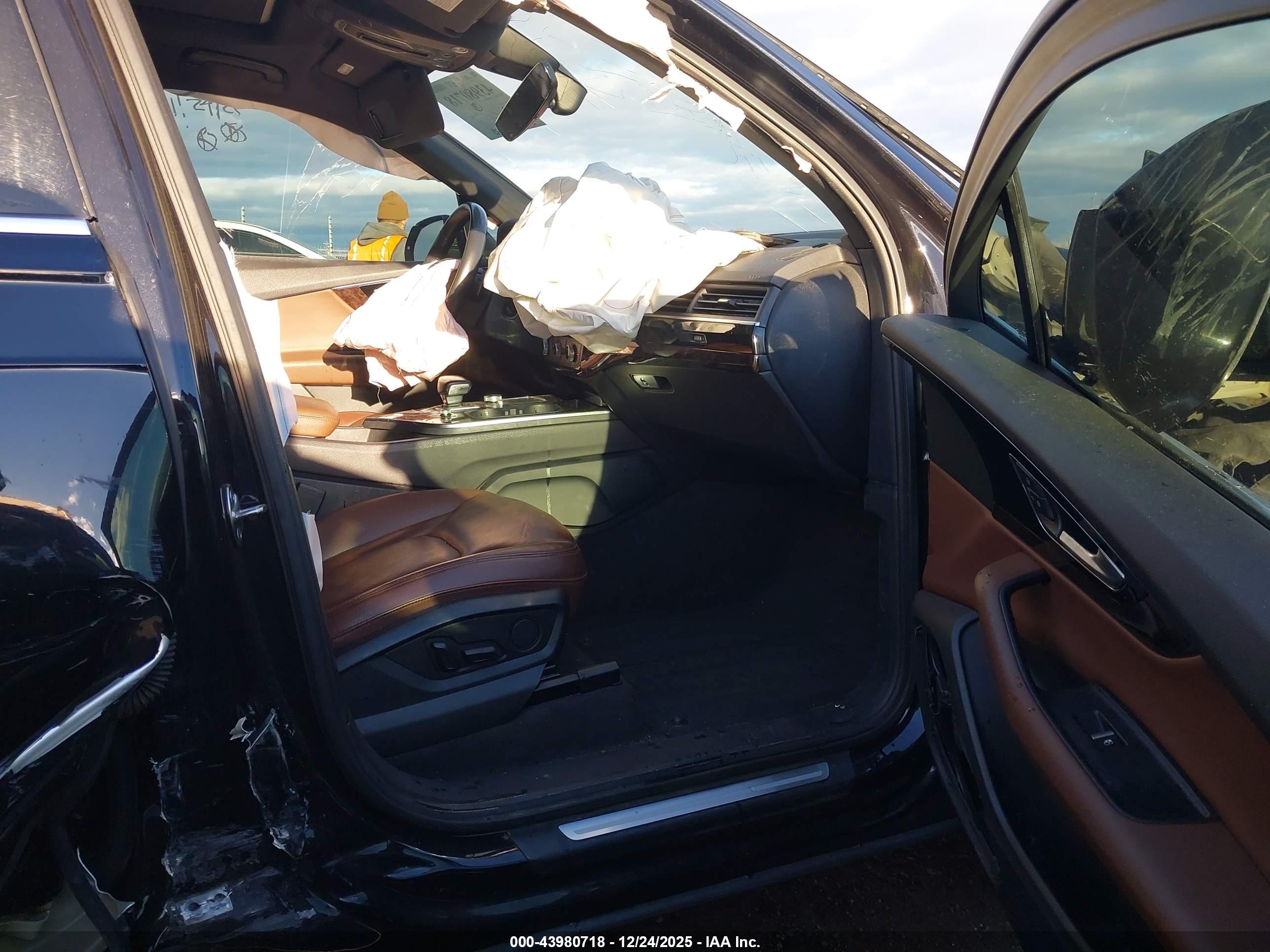 AUDI Q7 image 5