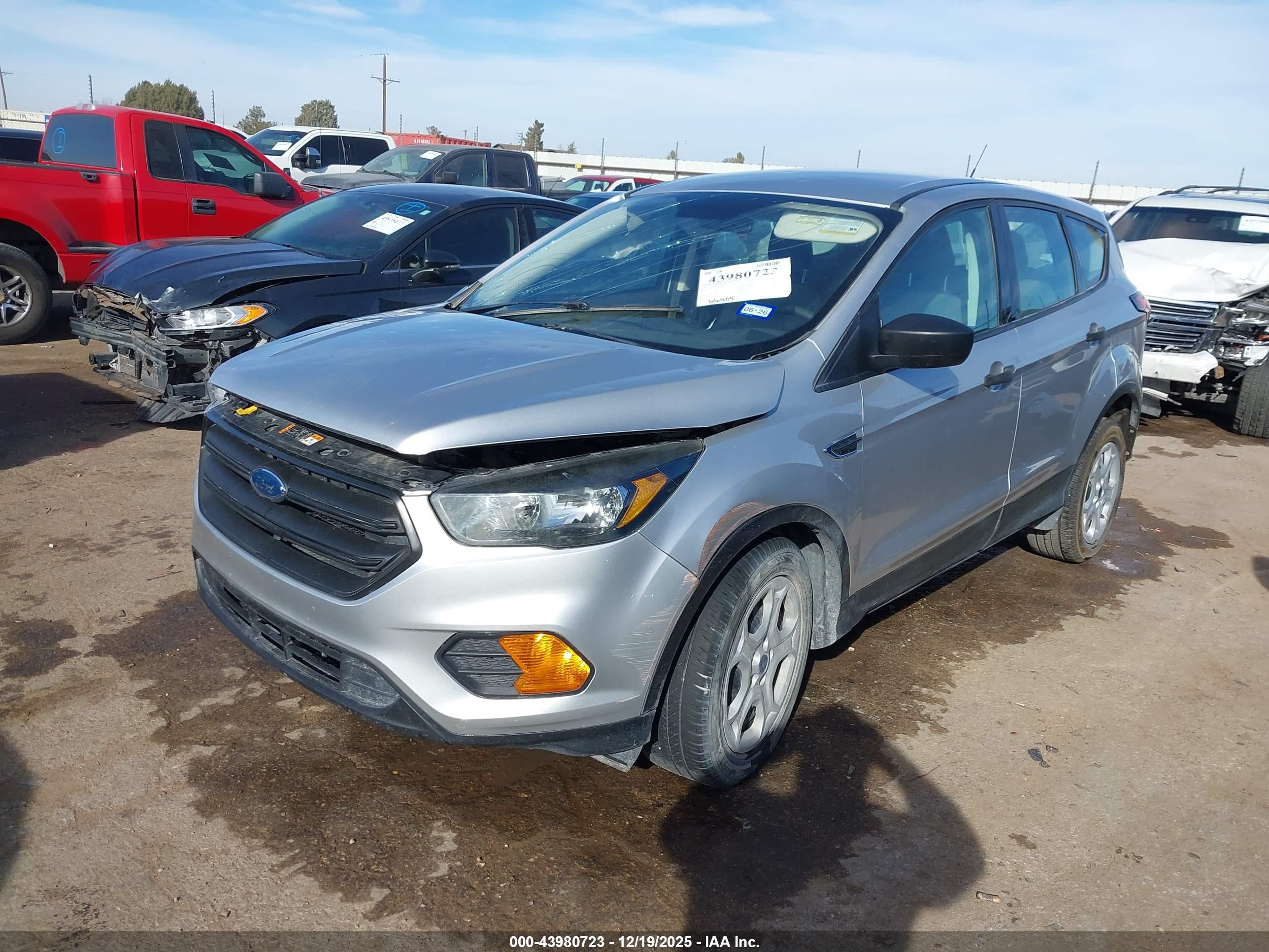 FORD ESCAPE image 2
