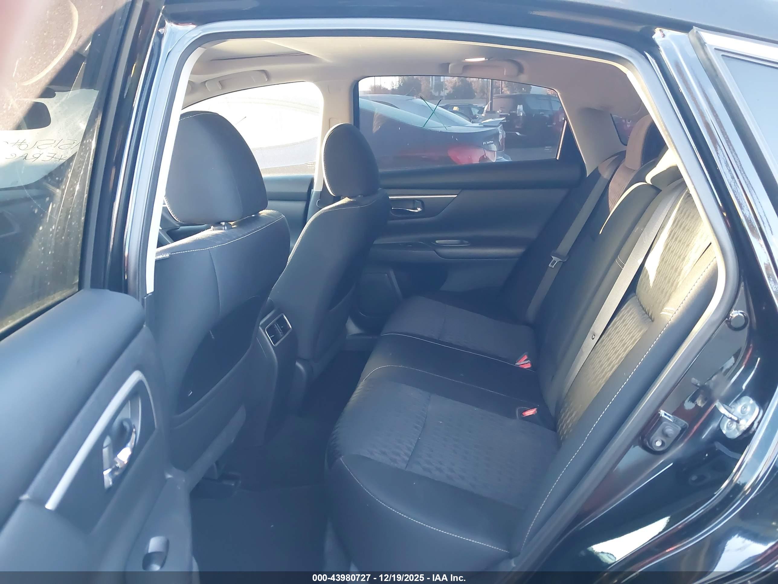 NISSAN ALTIMA image 8
