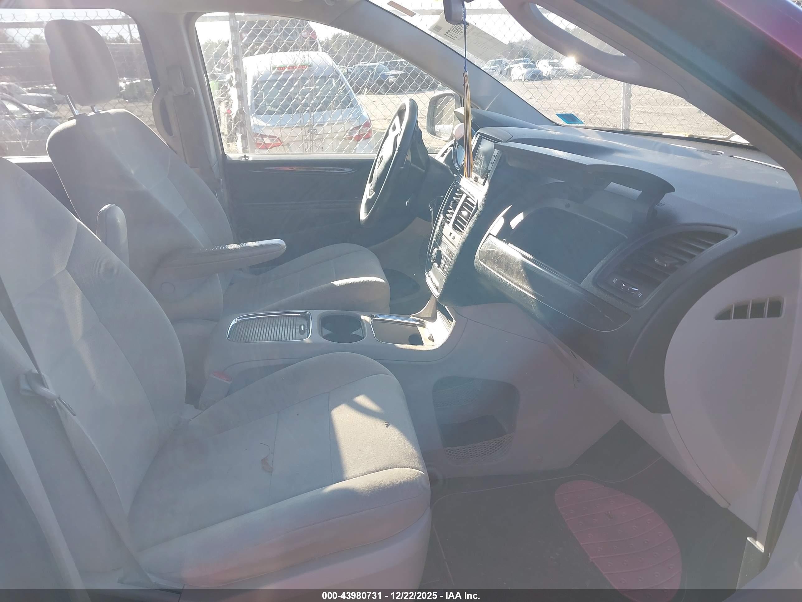 DODGE GRAND image 5