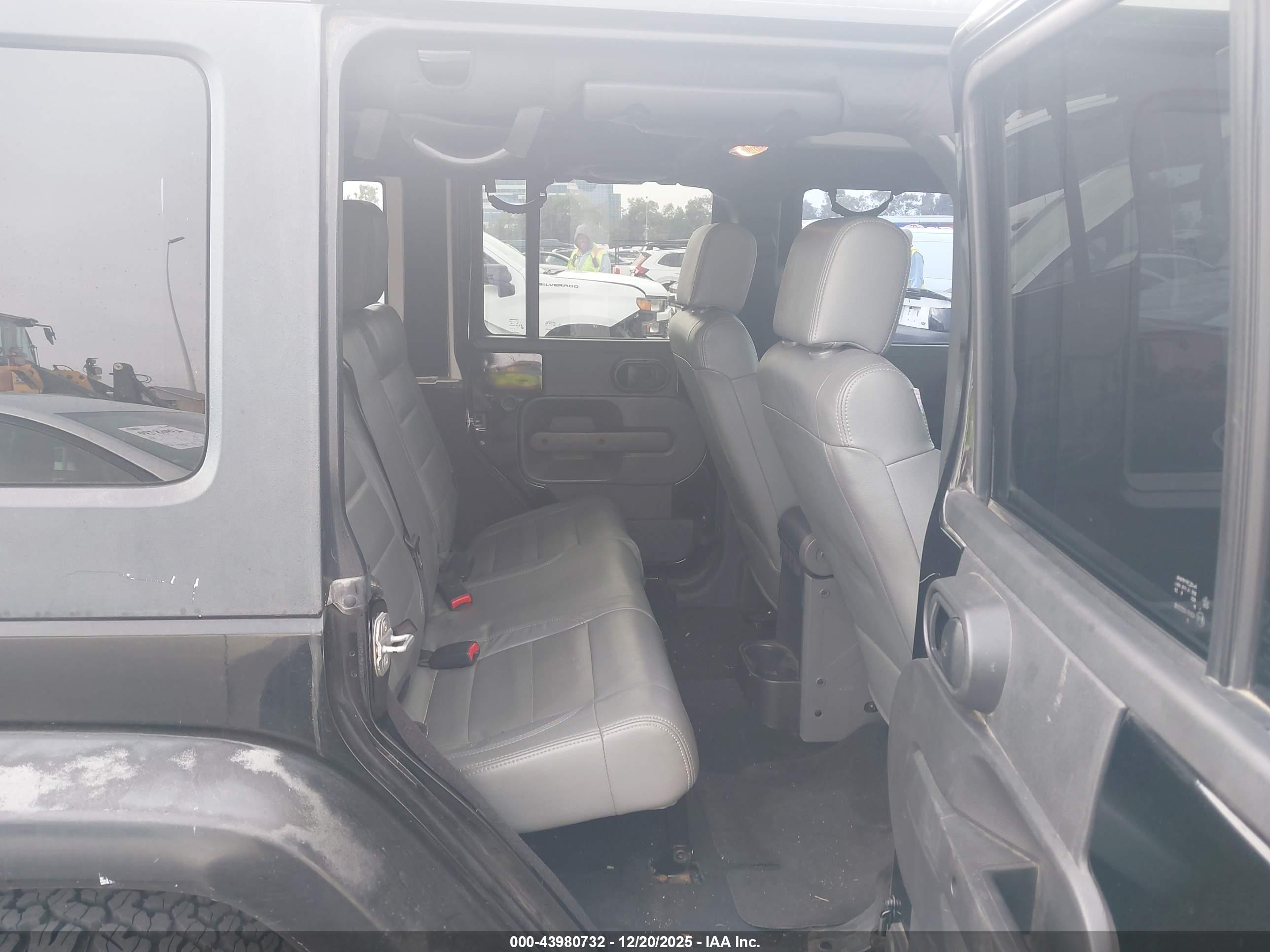 JEEP WRANGLER image 8