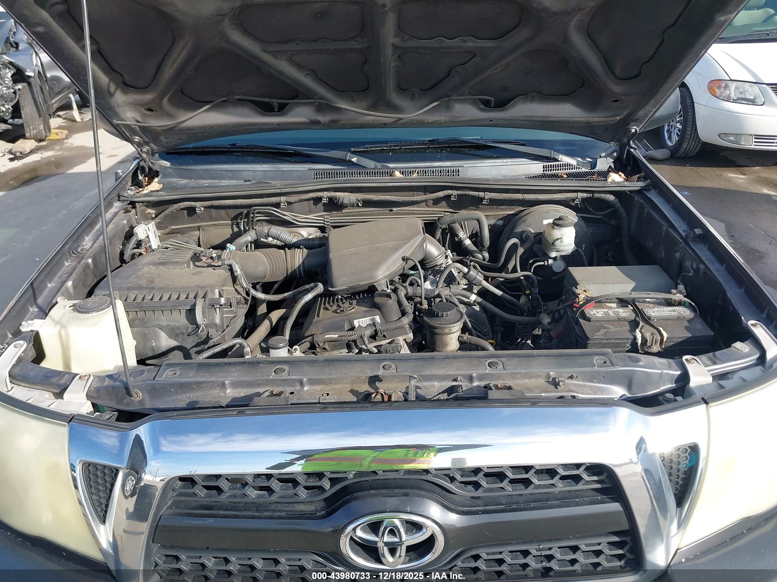 TOYOTA TACOMA image 10