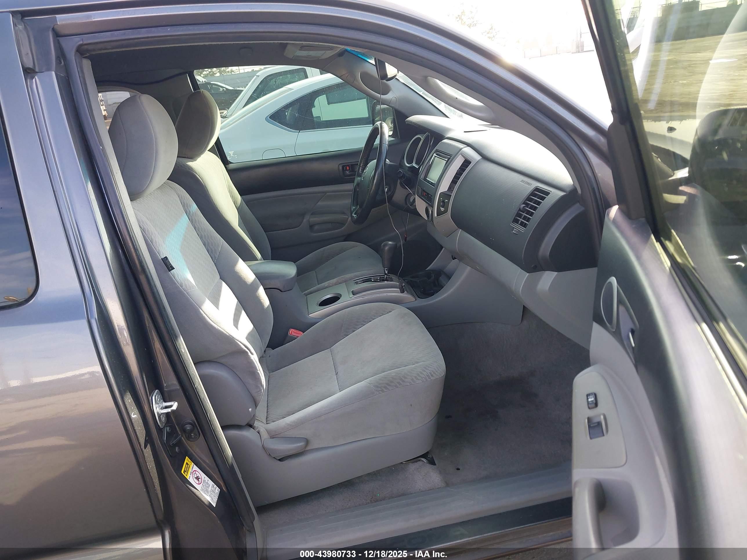 TOYOTA TACOMA image 5
