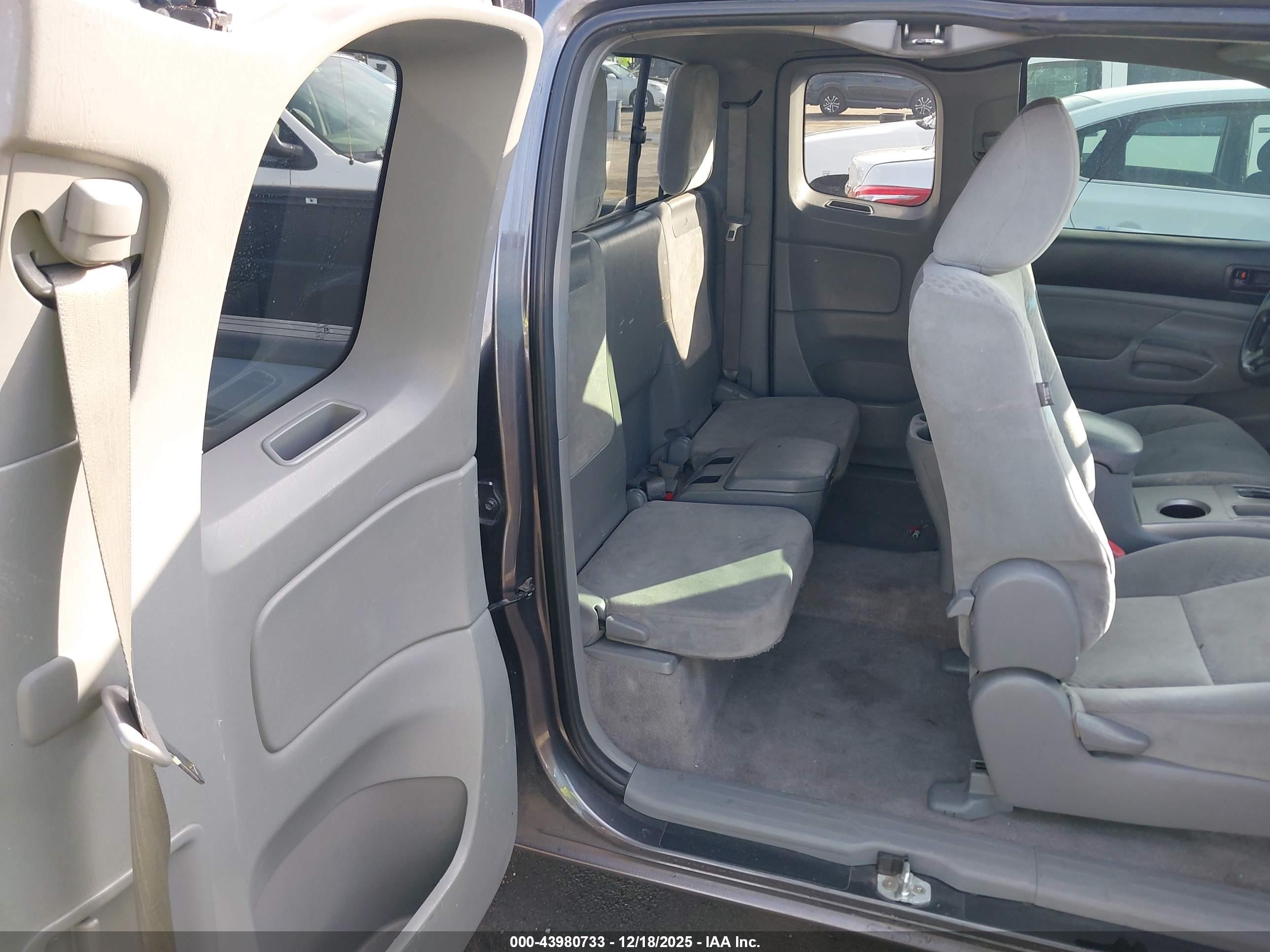 TOYOTA TACOMA image 8