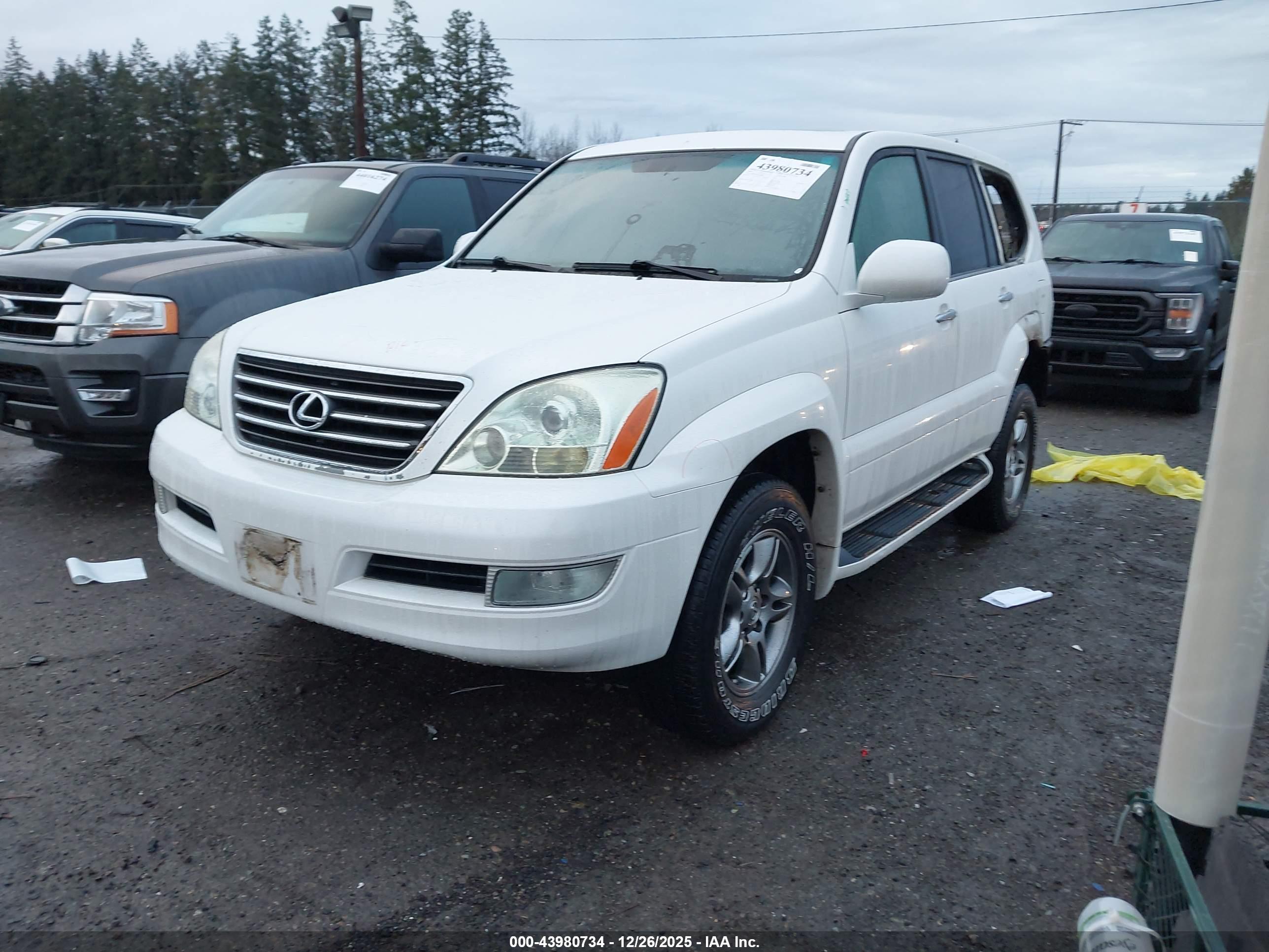 LEXUS GX image 2