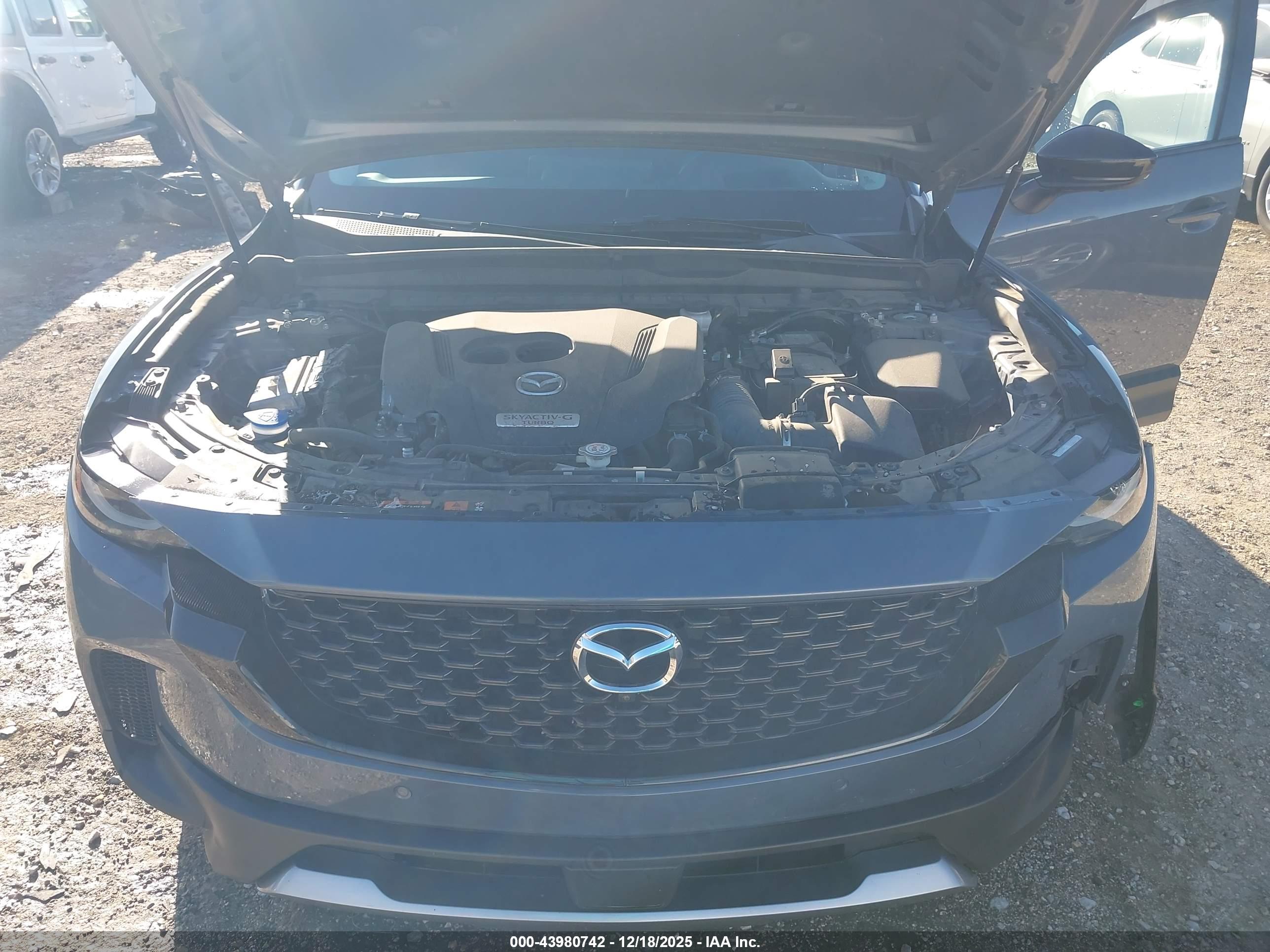 MAZDA CX-50 image 10