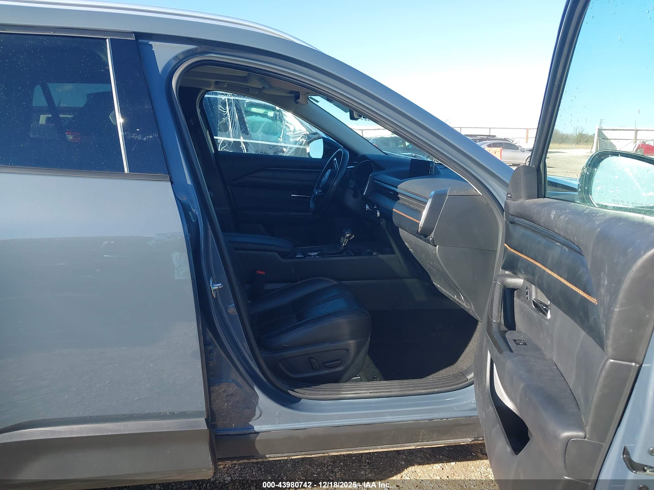MAZDA CX-50 image 5