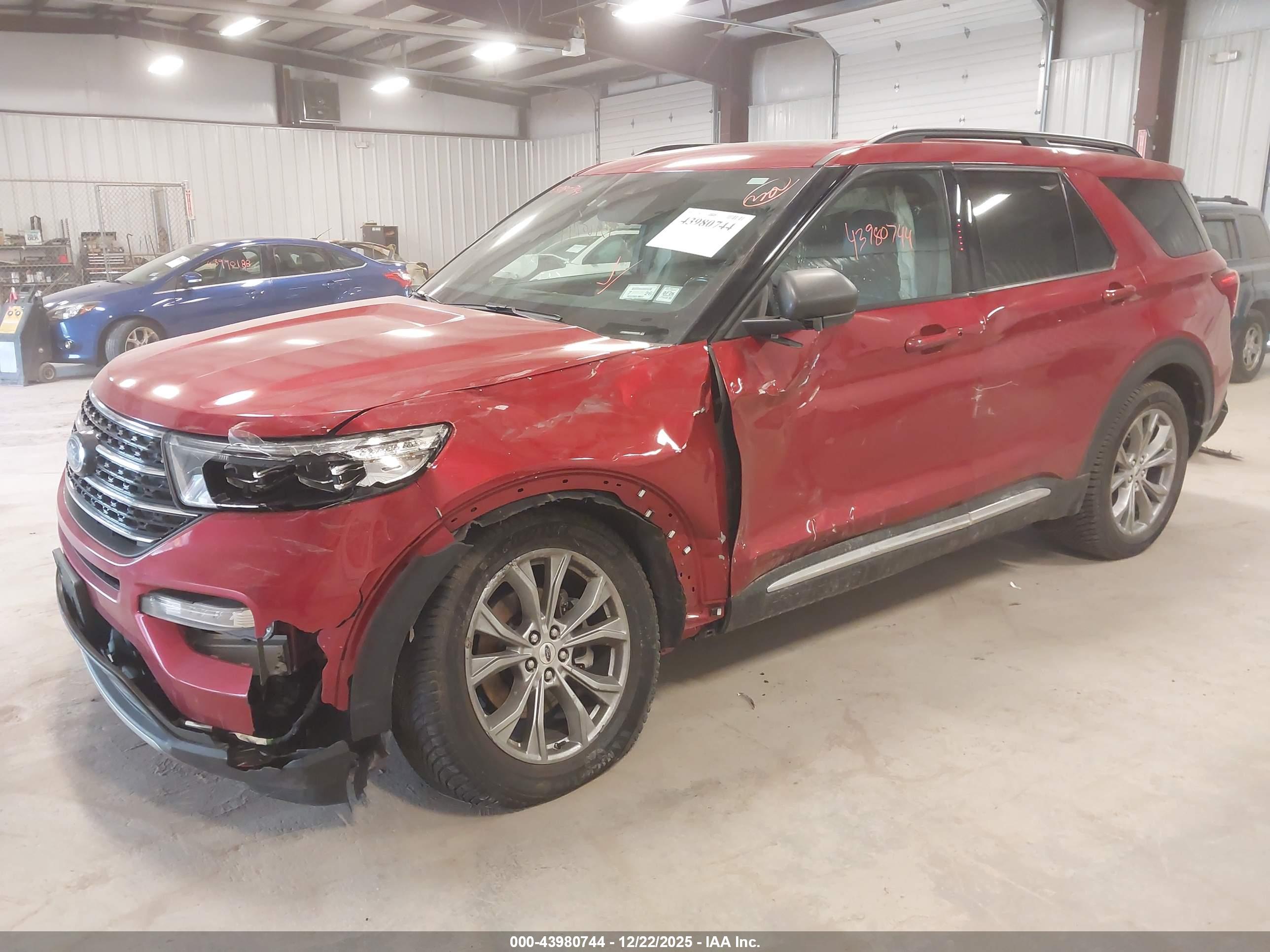 FORD EXPLORER image 2