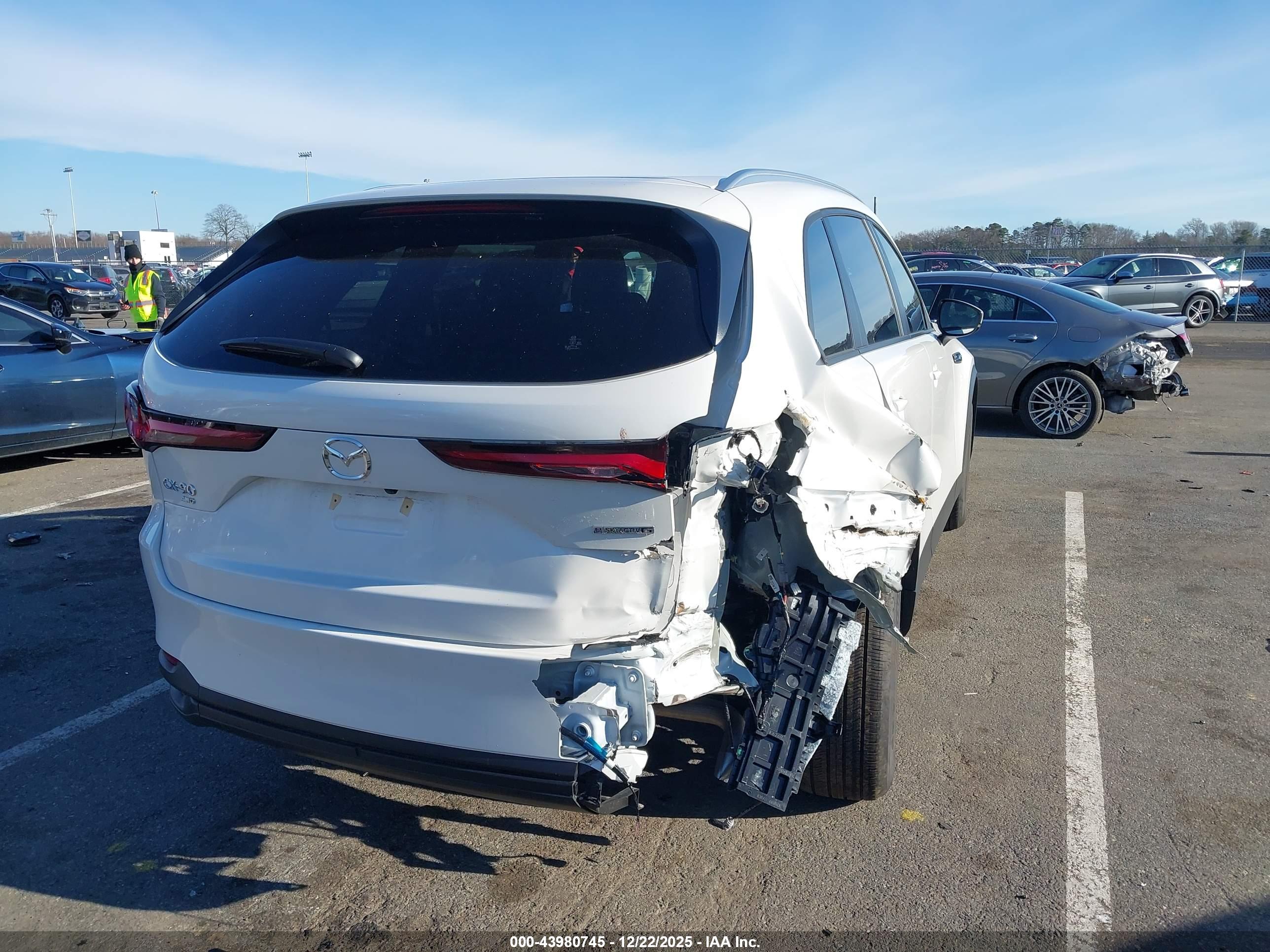 MAZDA CX-90 image 4