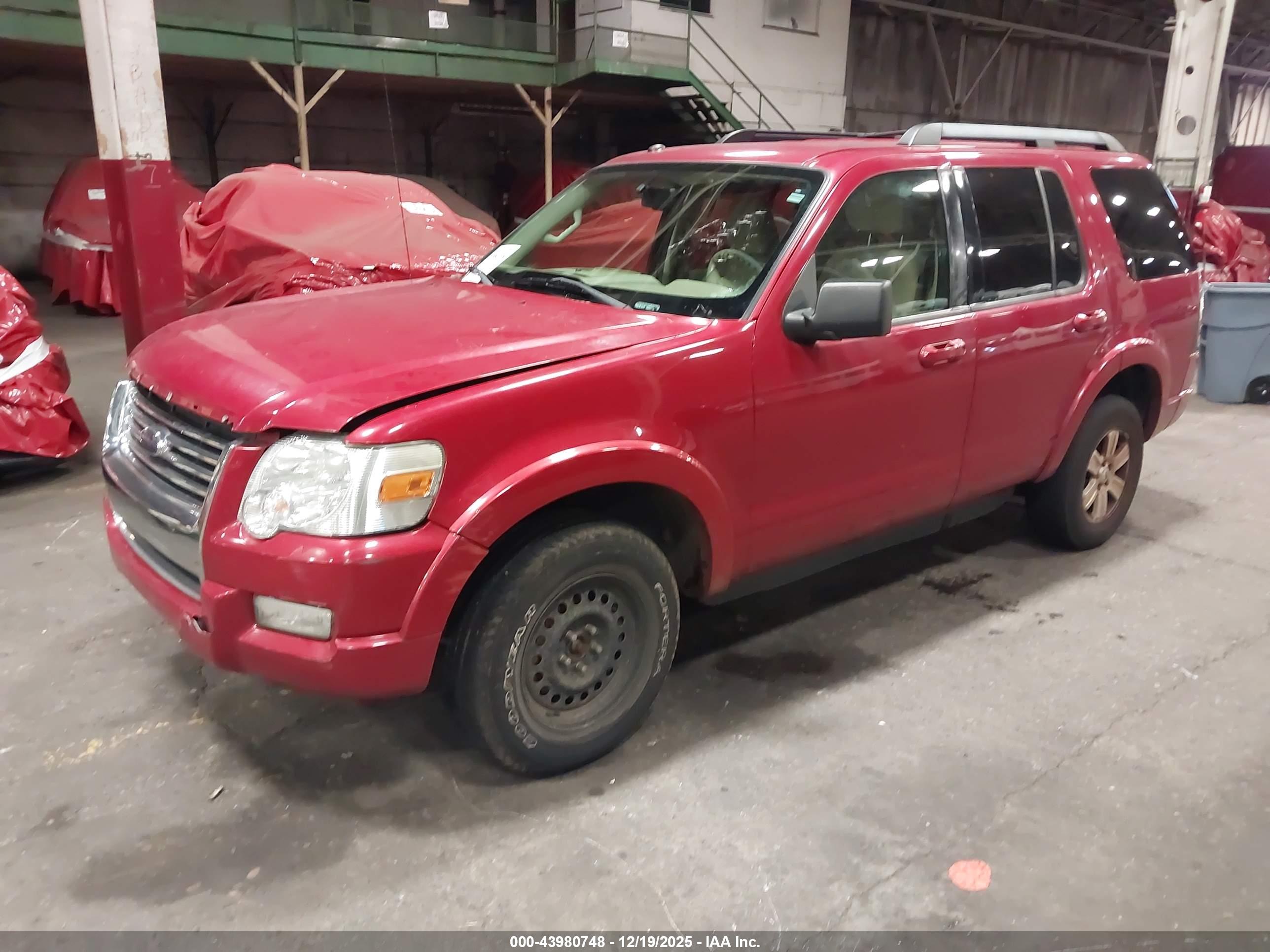 FORD EXPLORER image 2