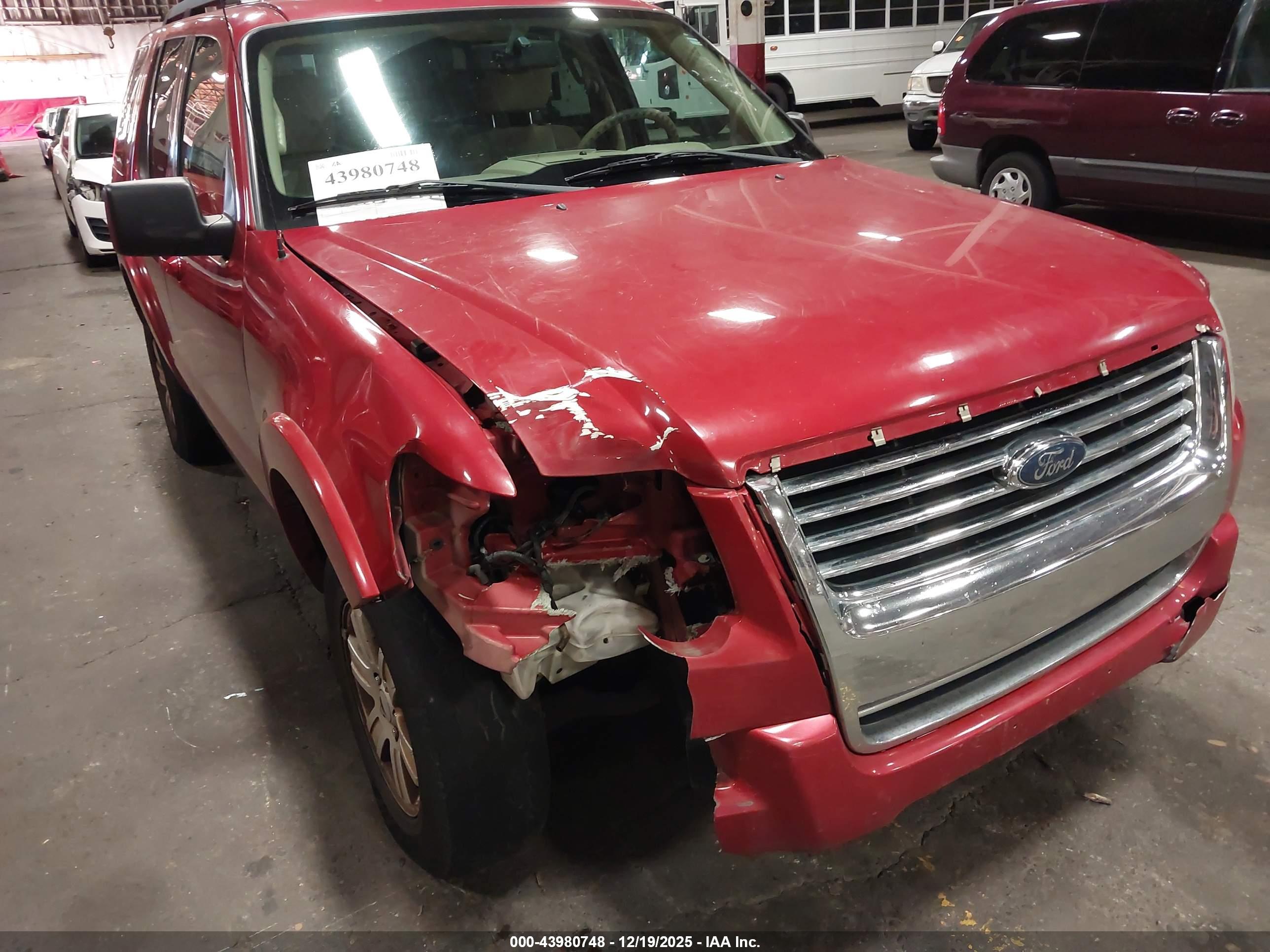 FORD EXPLORER image 6