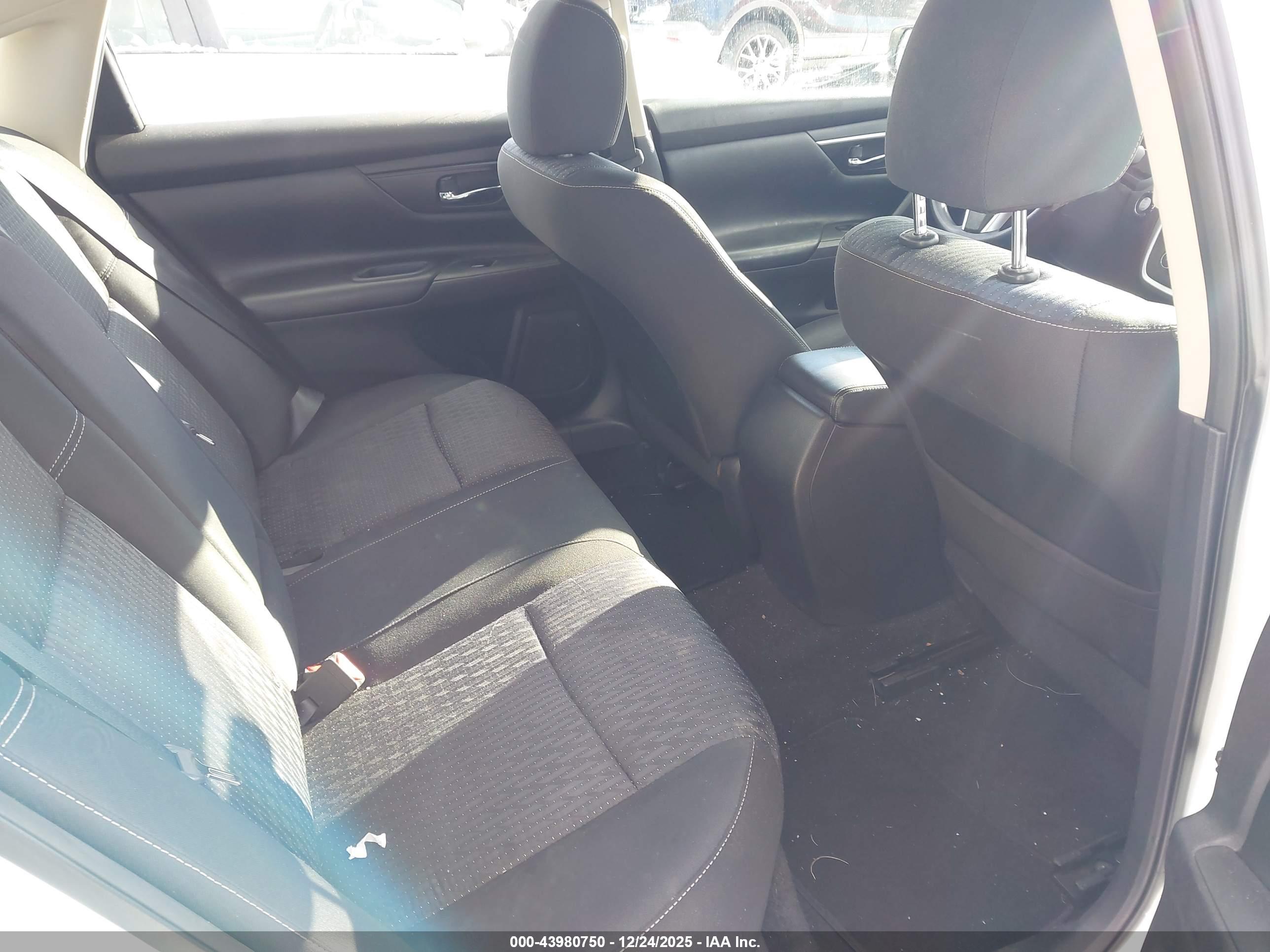 NISSAN ALTIMA image 8