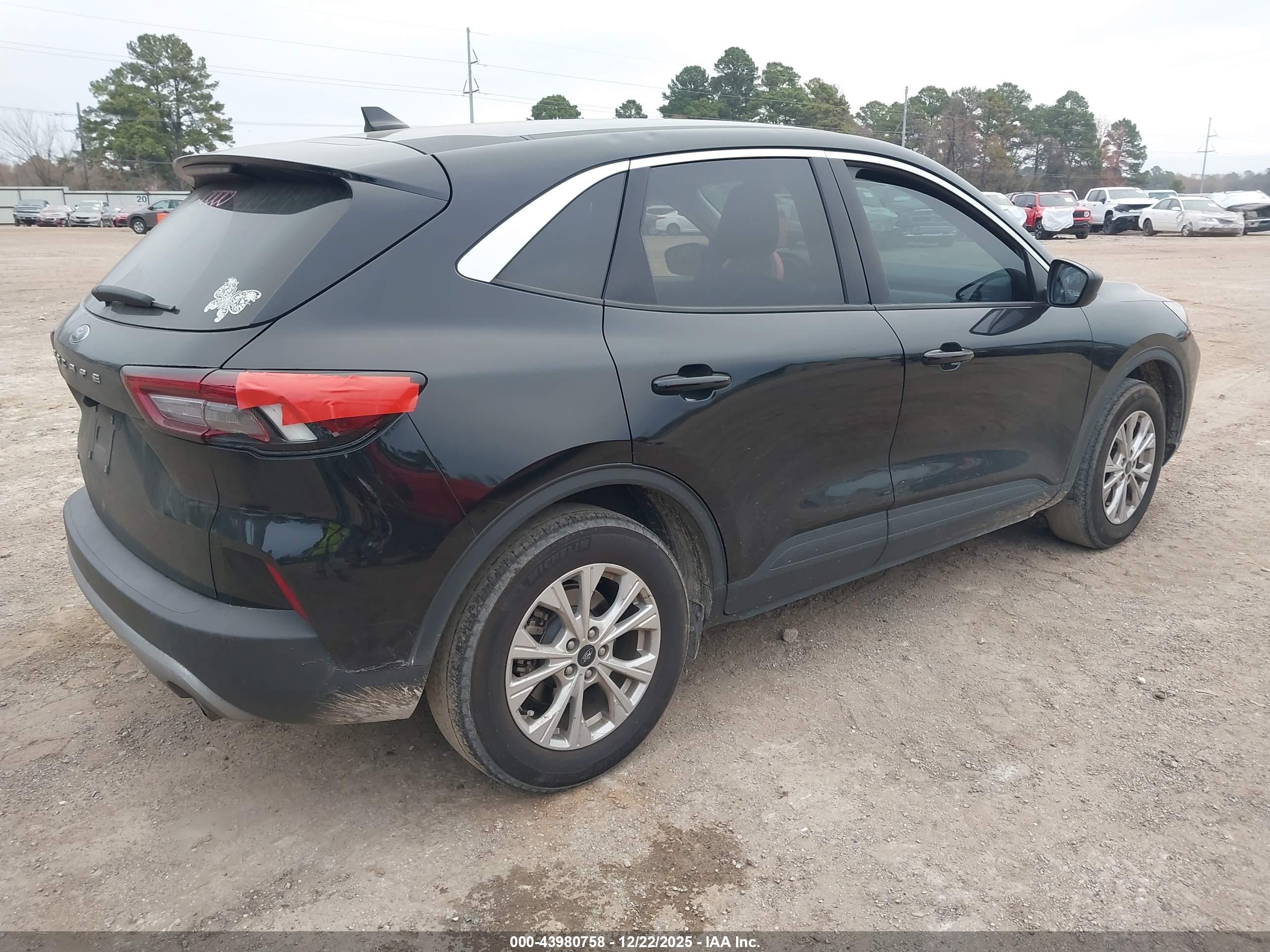 FORD ESCAPE image 4