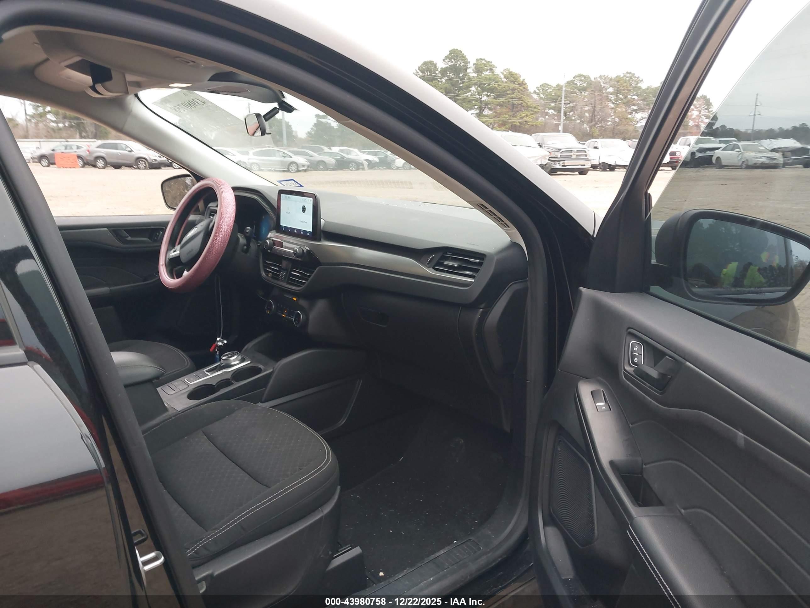FORD ESCAPE image 5