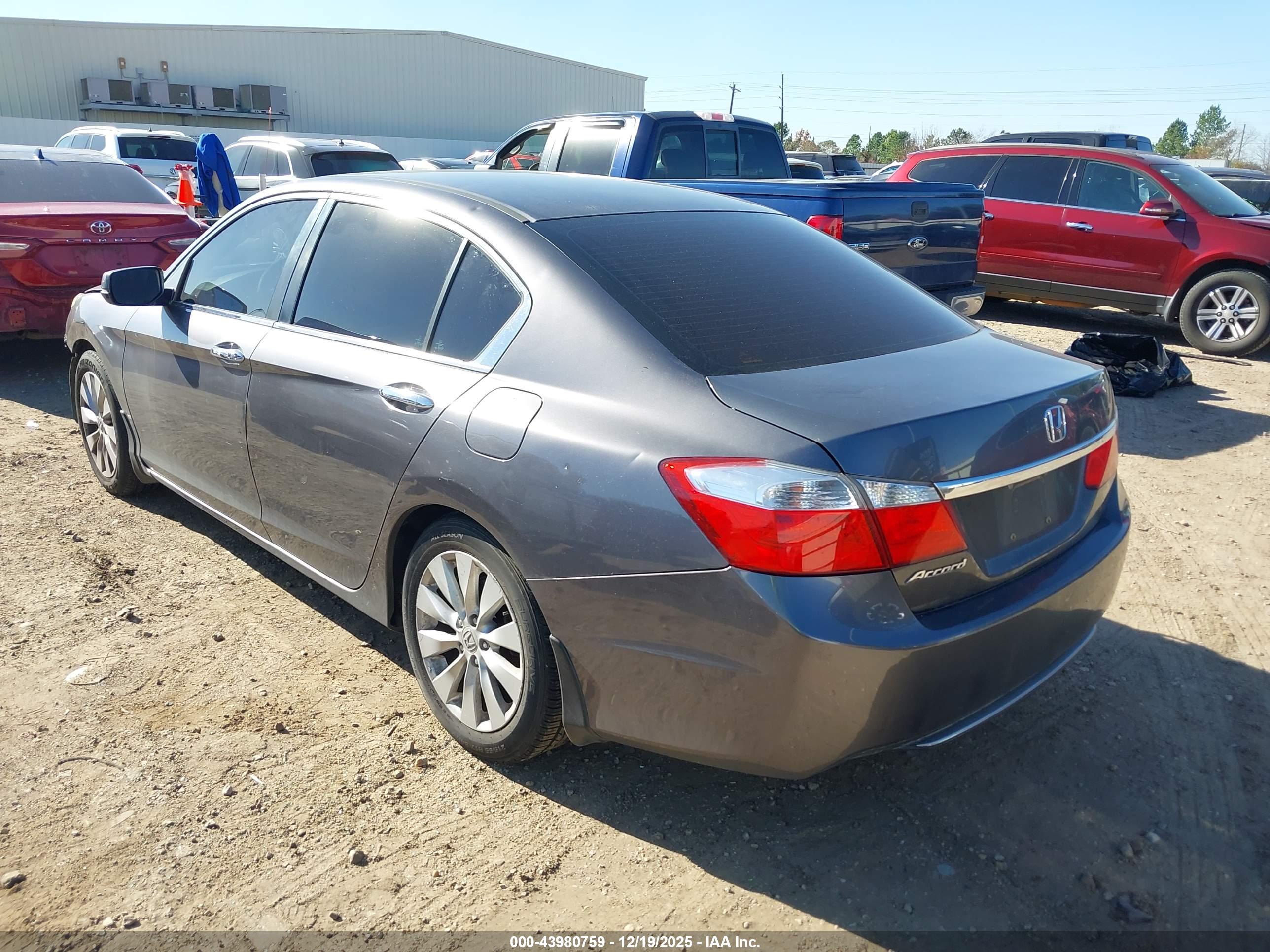 HONDA ACCORD image 3
