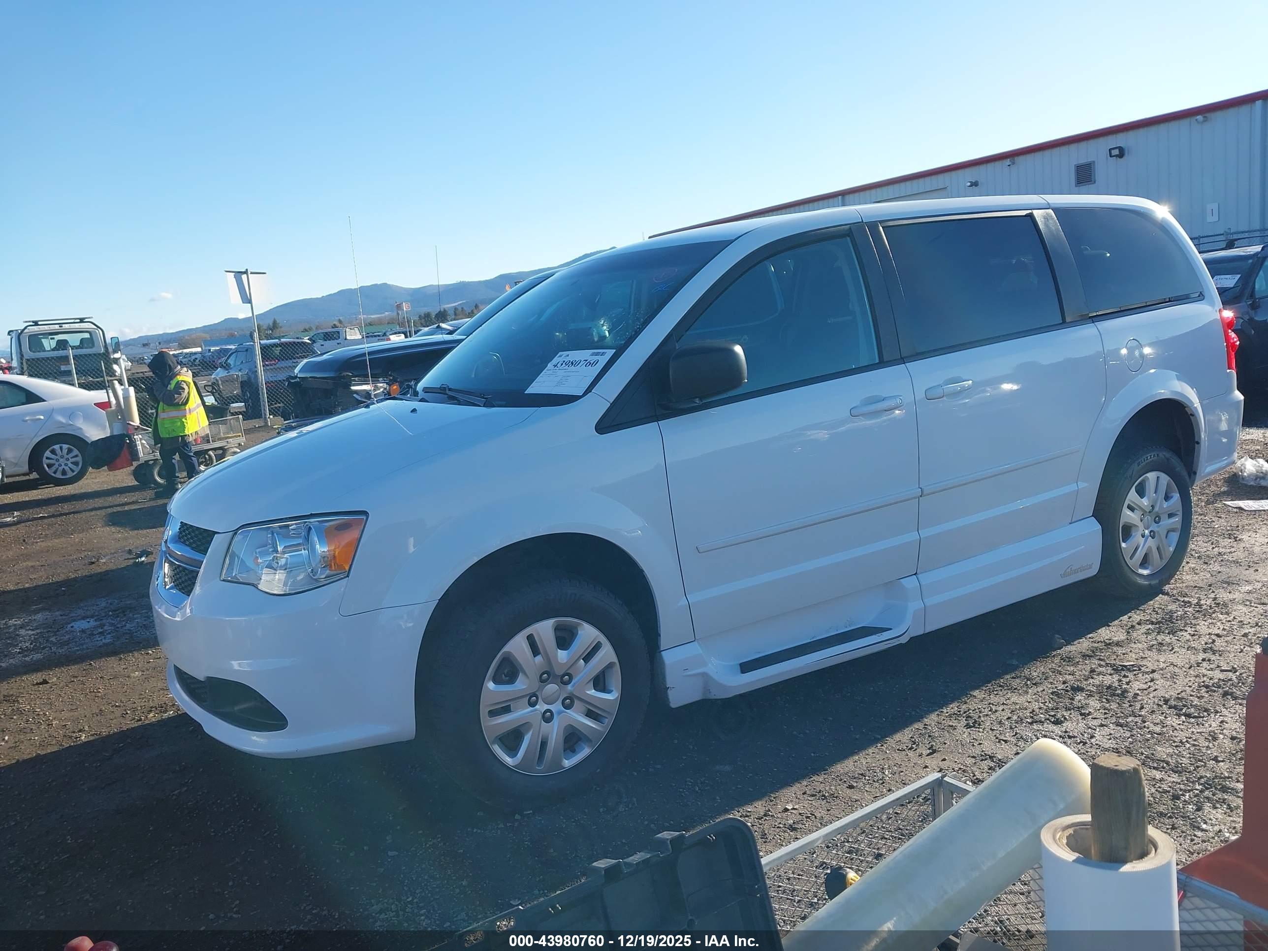DODGE GRAND image 2