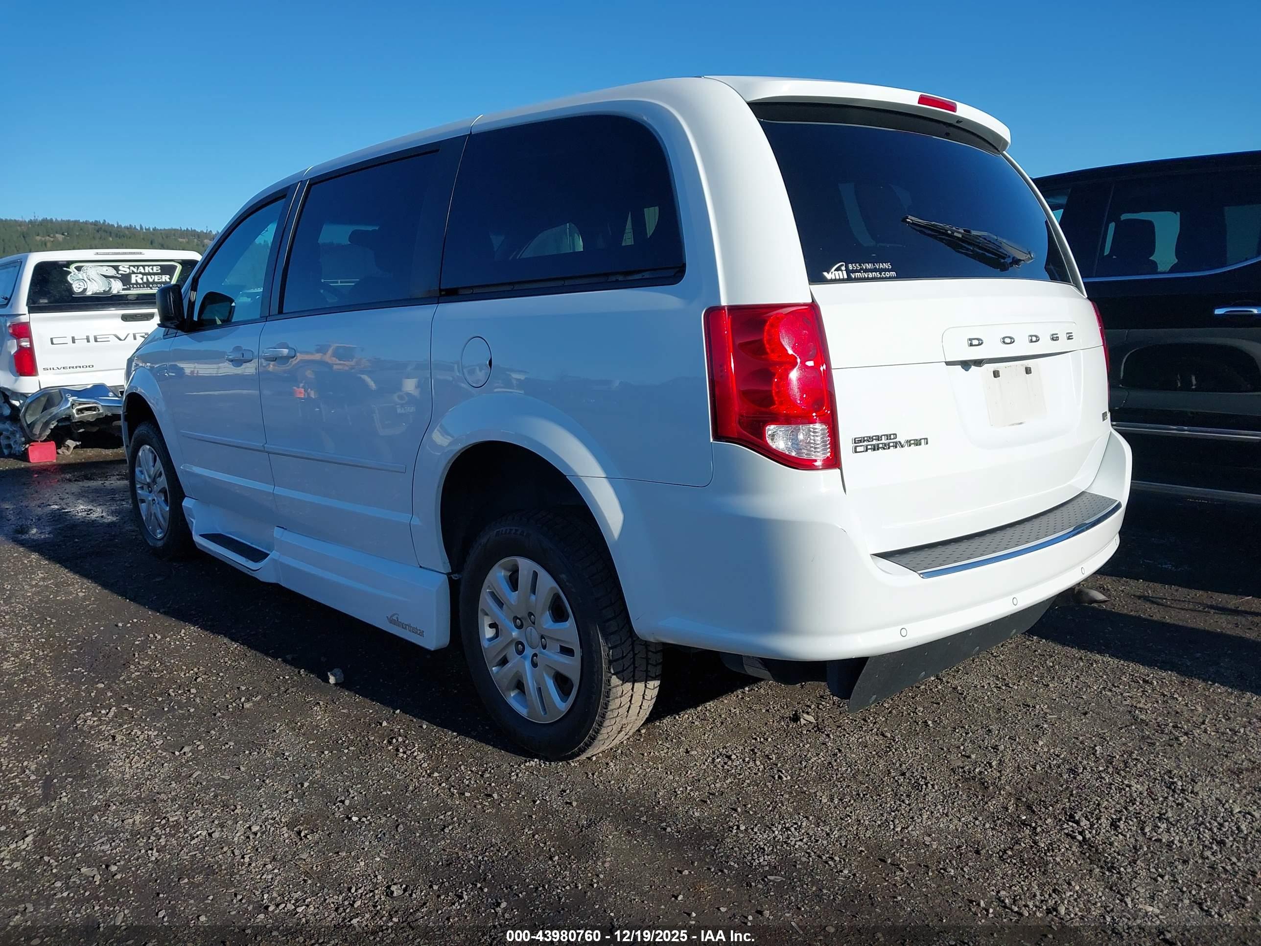 DODGE GRAND image 3
