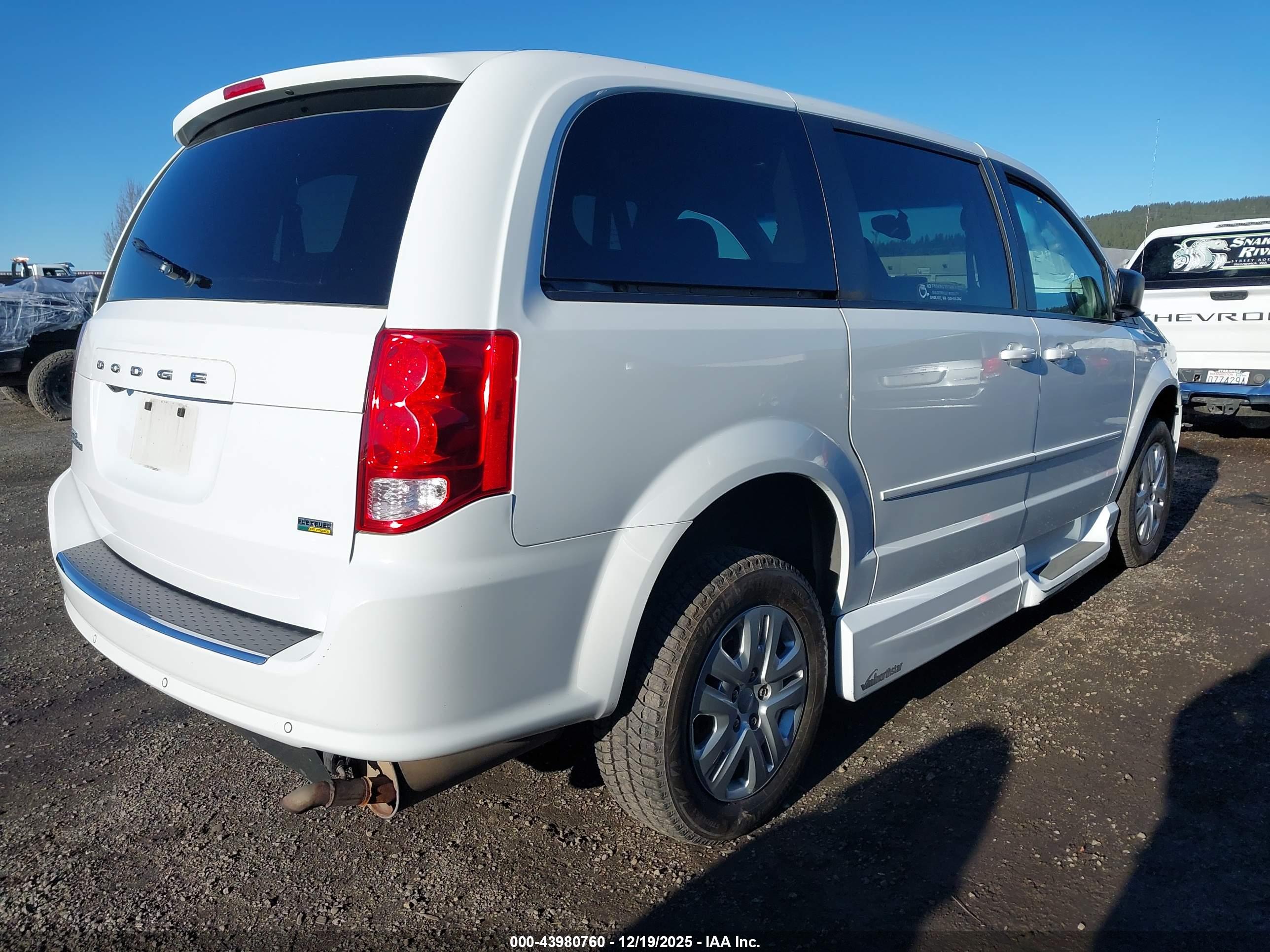 DODGE GRAND image 4