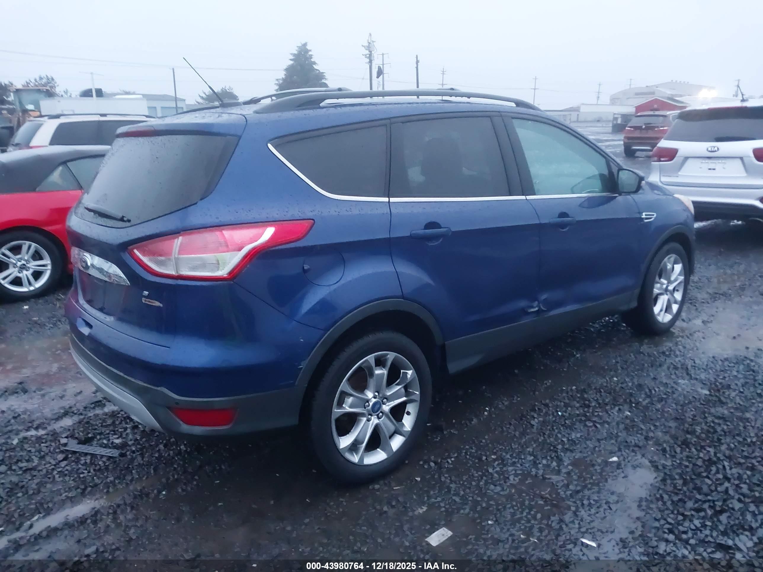 FORD ESCAPE image 4