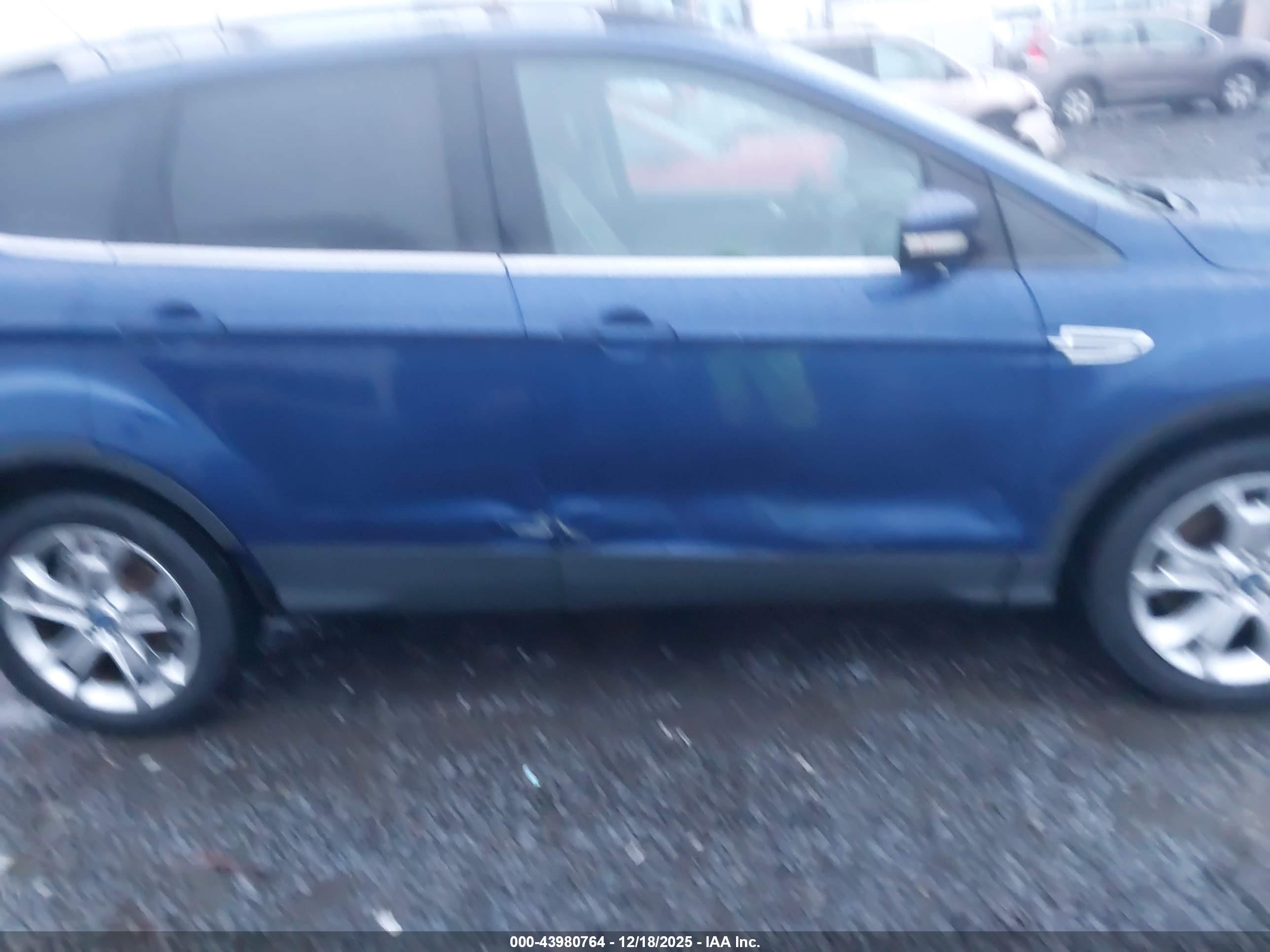 FORD ESCAPE image 6