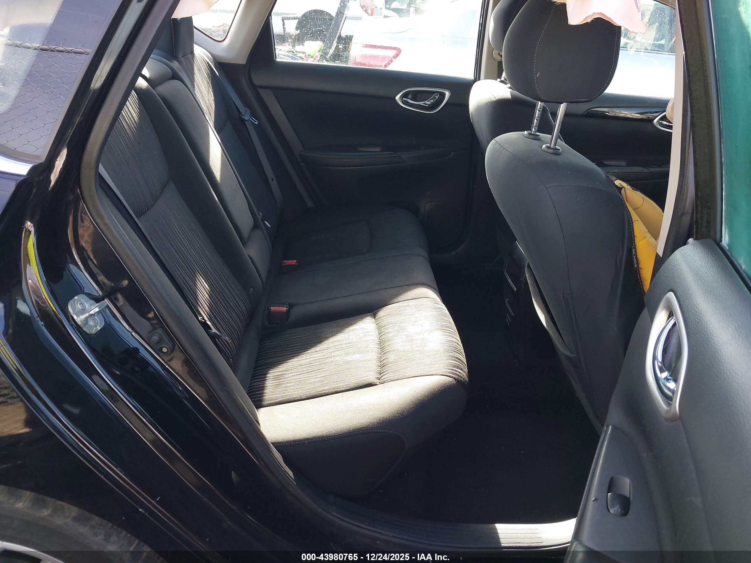 NISSAN SENTRA image 8