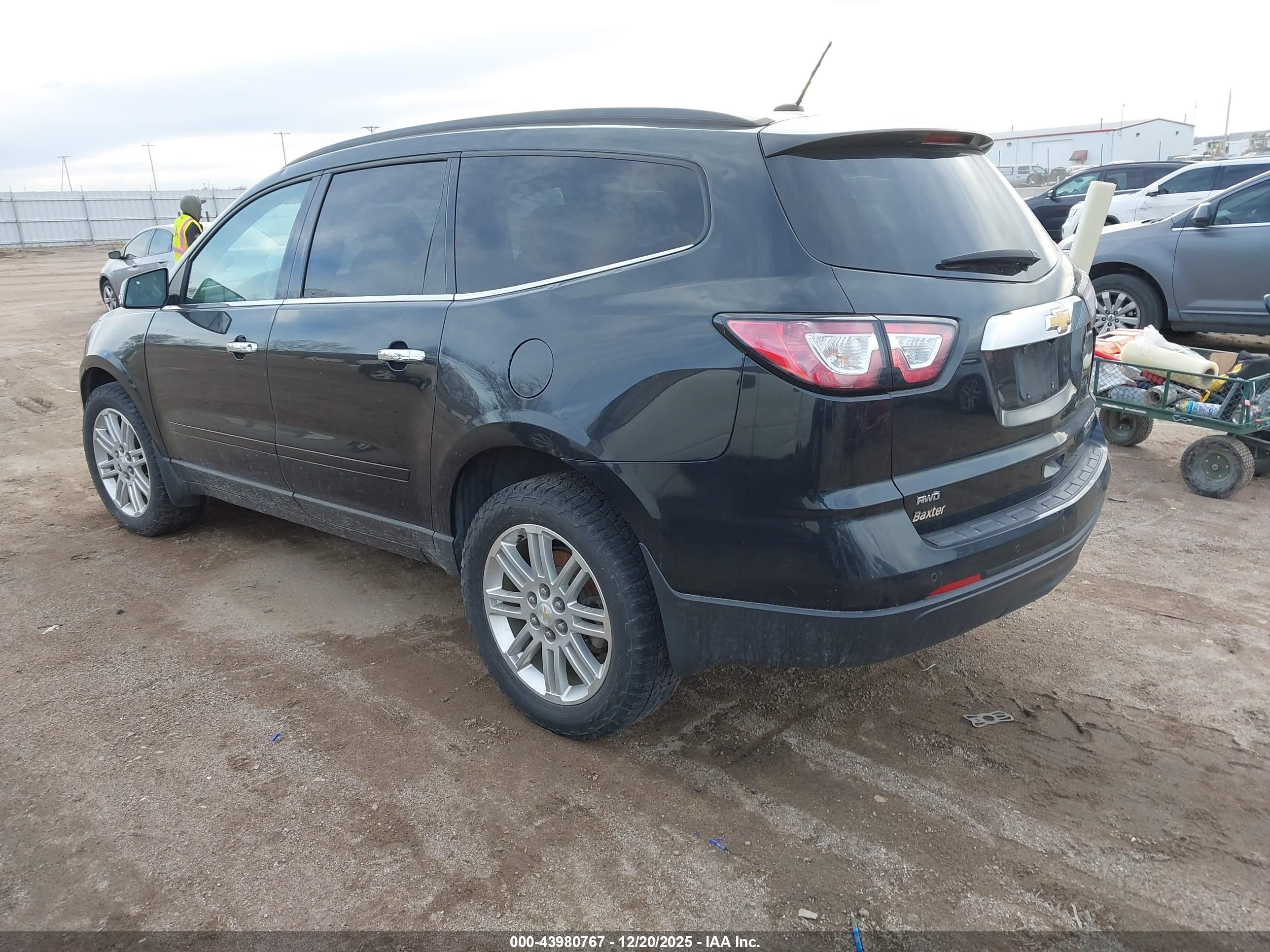 CHEVROLET TRAVERSE image 3