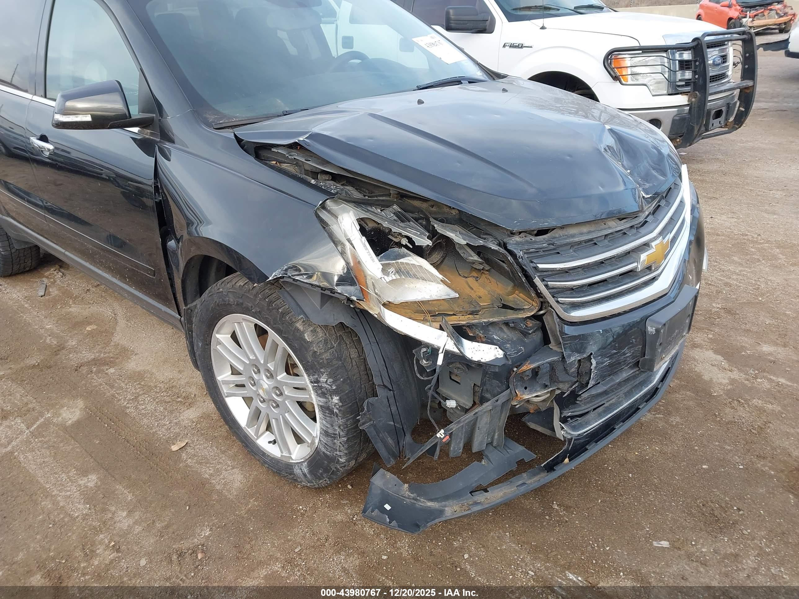 CHEVROLET TRAVERSE image 6
