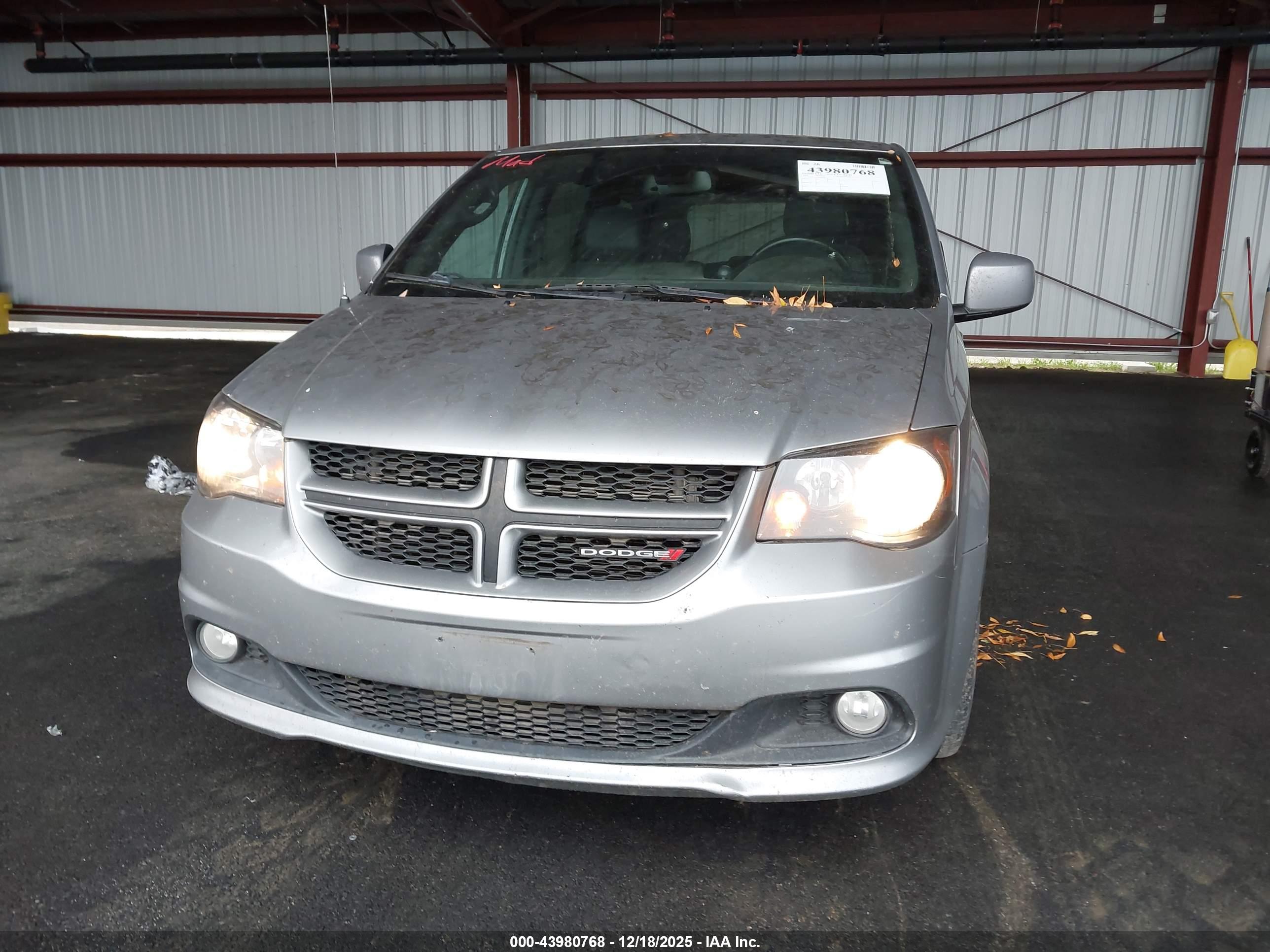 DODGE GRAND image 6