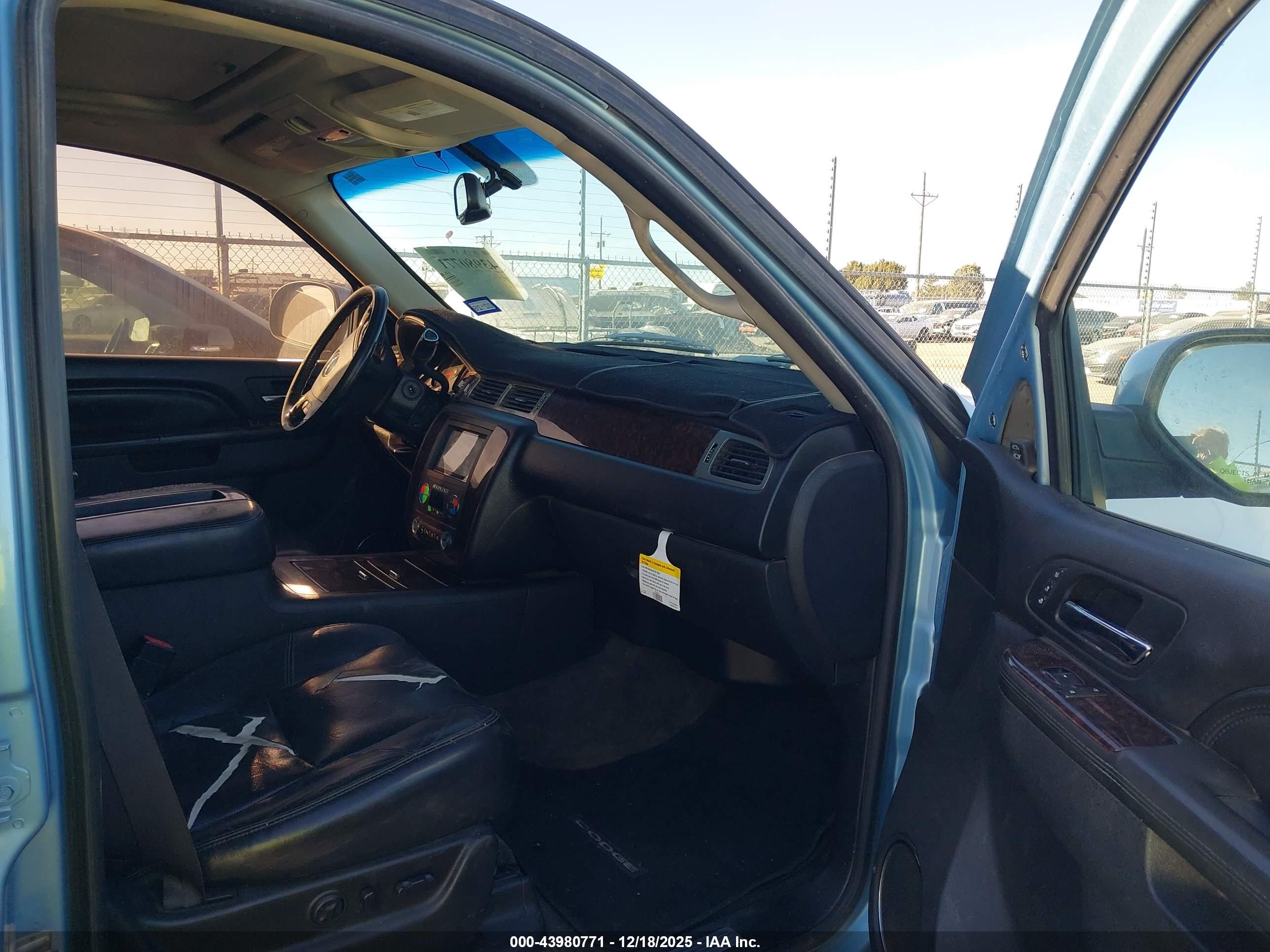 GMC YUKON image 5