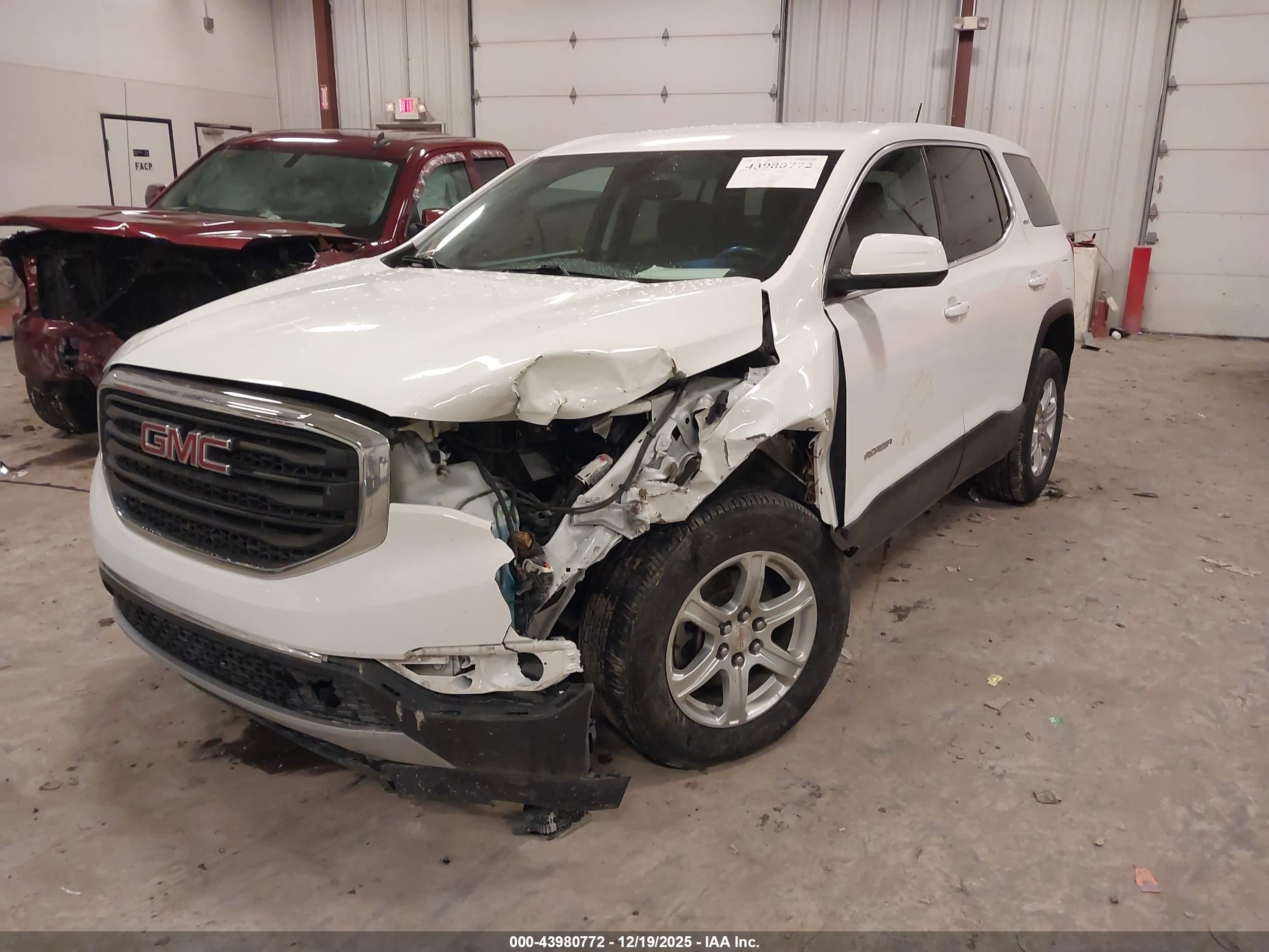 GMC ACADIA image 6