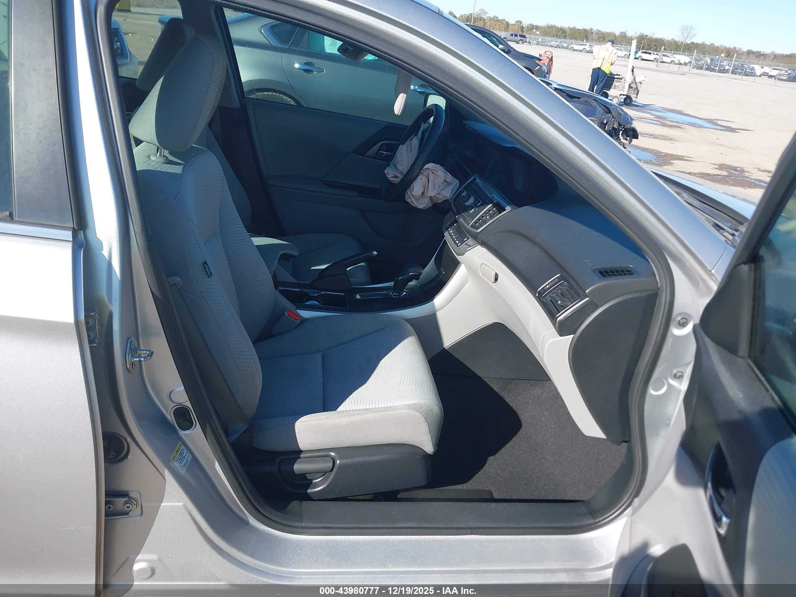 HONDA ACCORD image 5