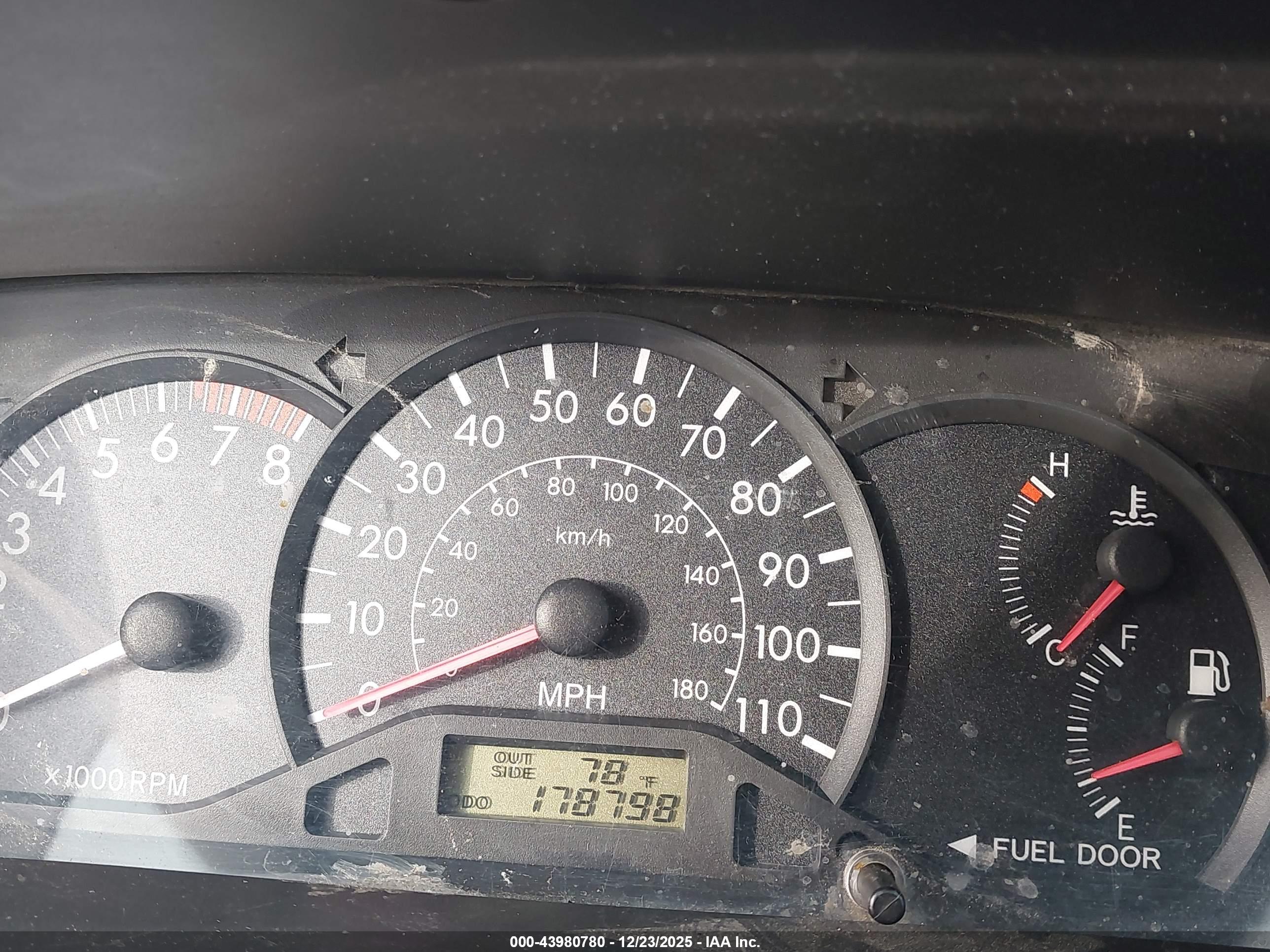TOYOTA COROLLA image 7