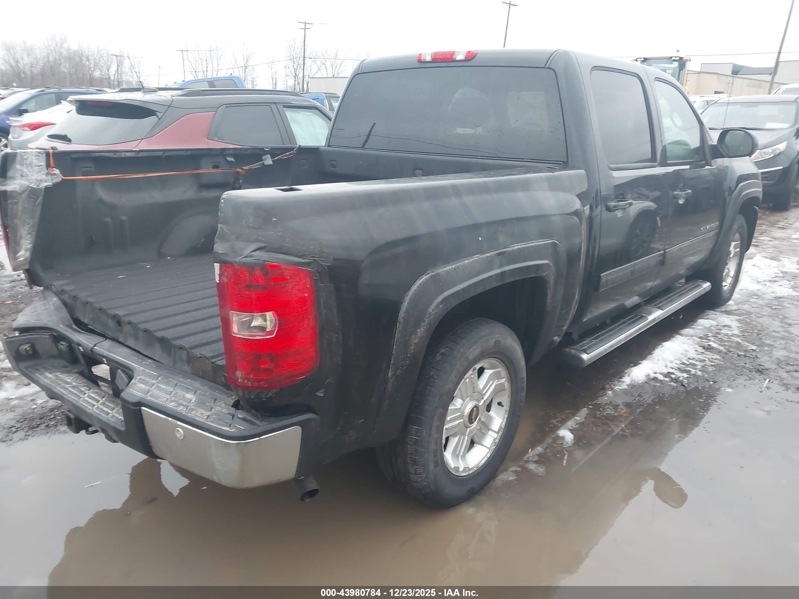 CHEVROLET SILVERADO image 4