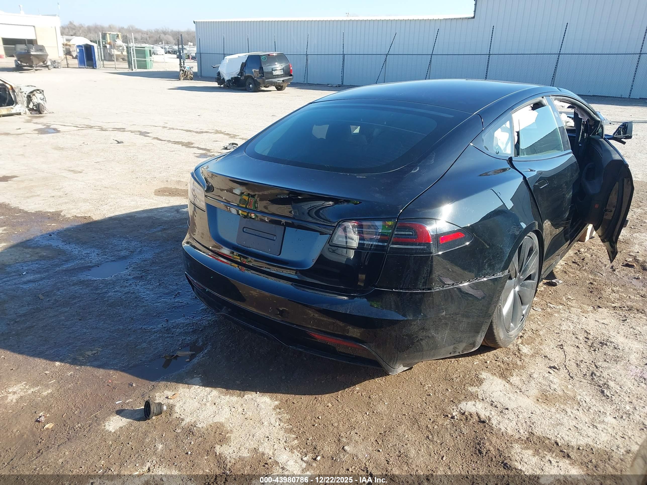 TESLA MODEL image 4