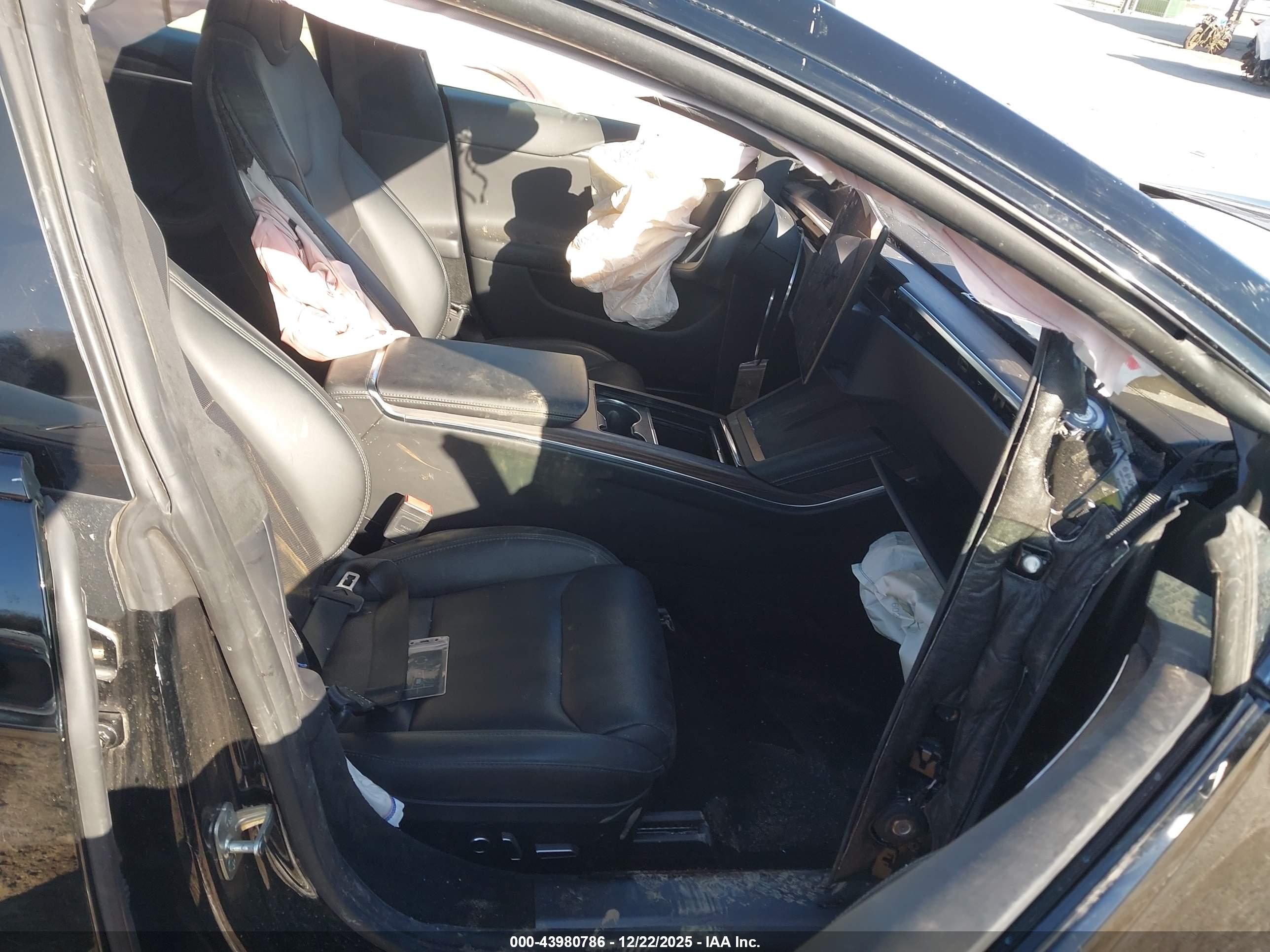 TESLA MODEL image 5
