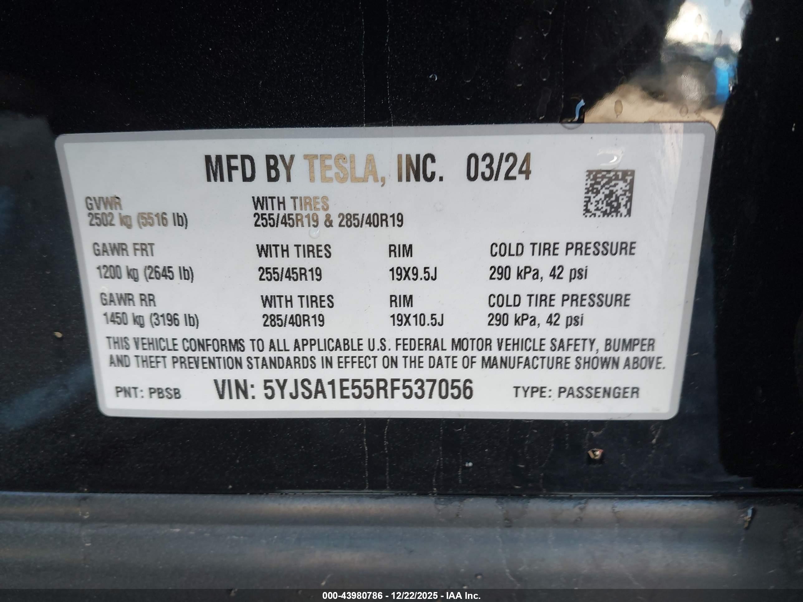 TESLA MODEL image 9