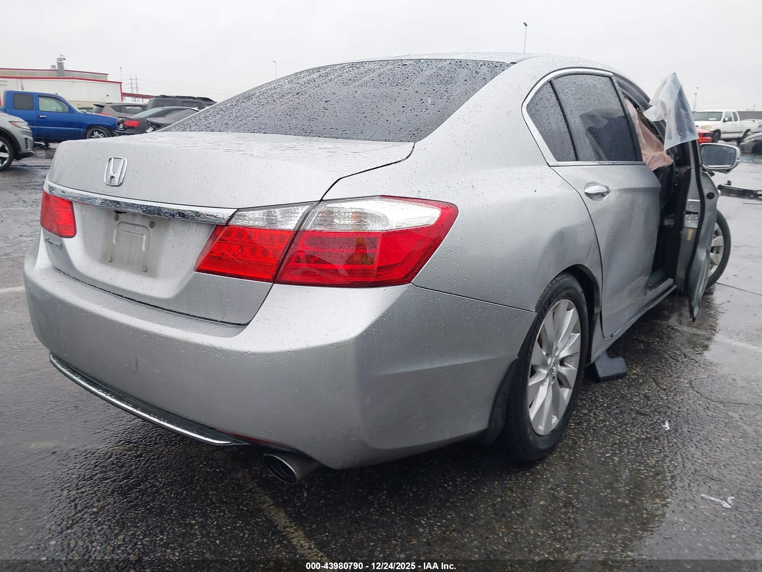 HONDA ACCORD image 4