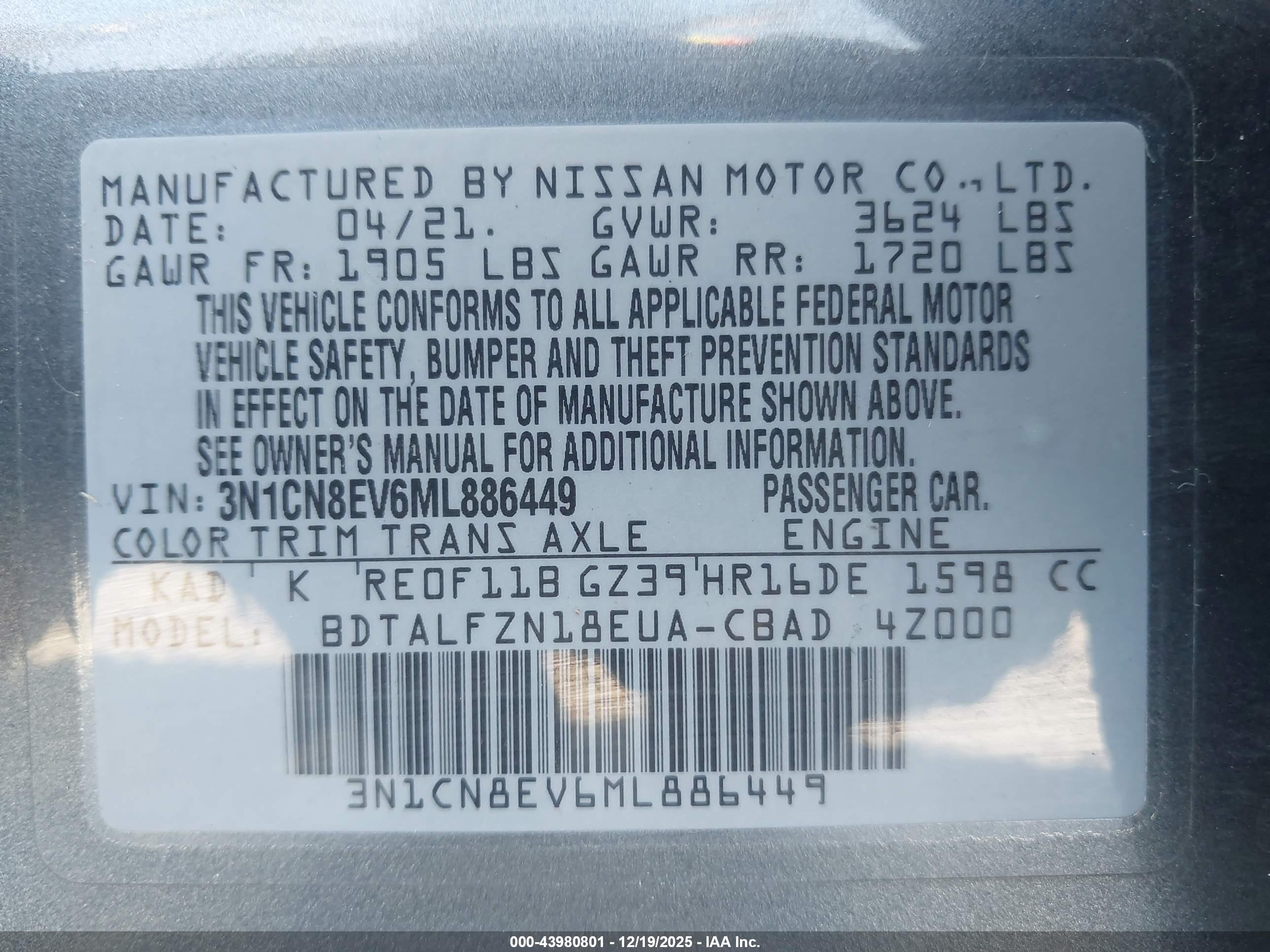 NISSAN VERSA image 9