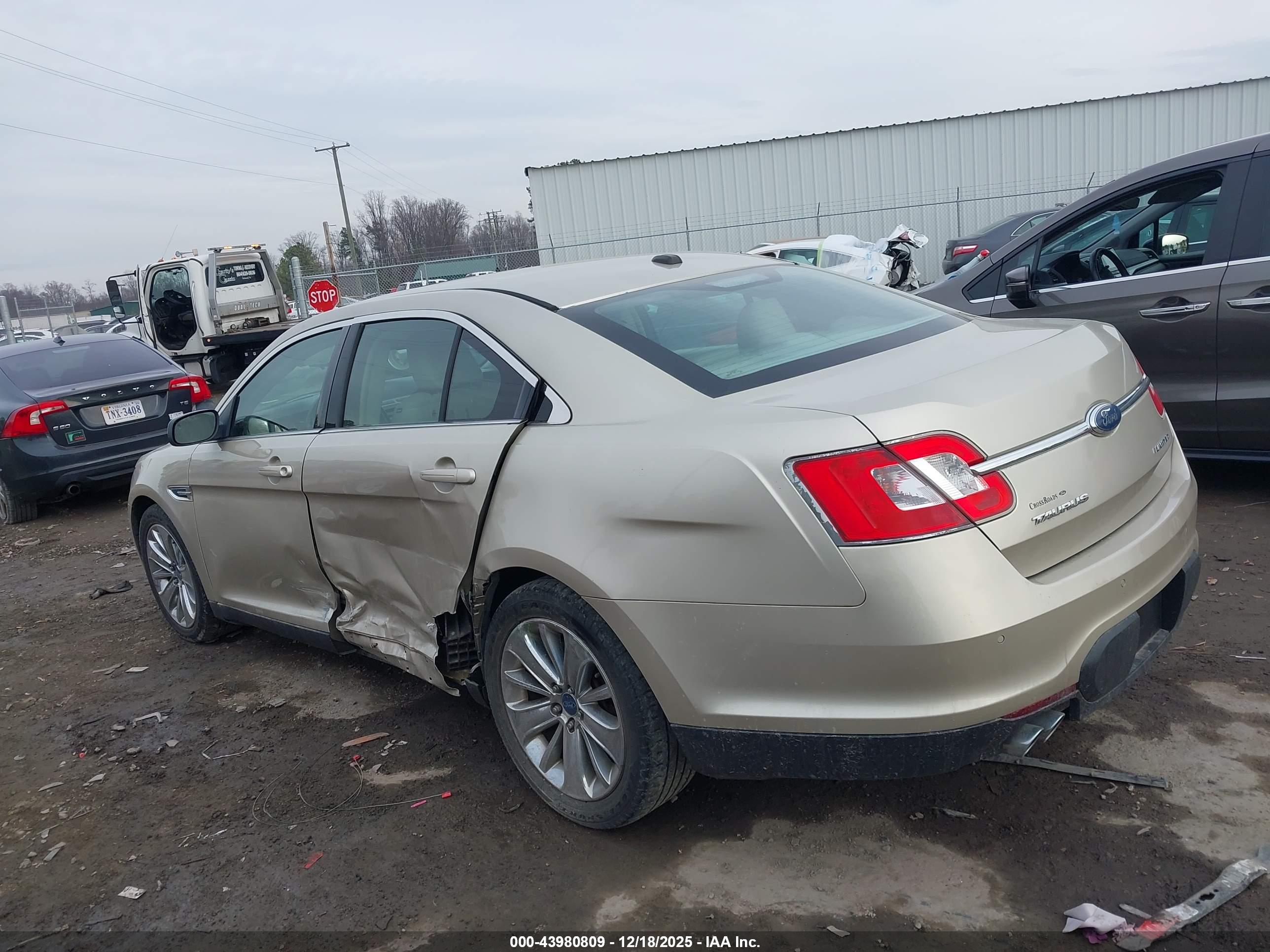 FORD TAURUS image 3