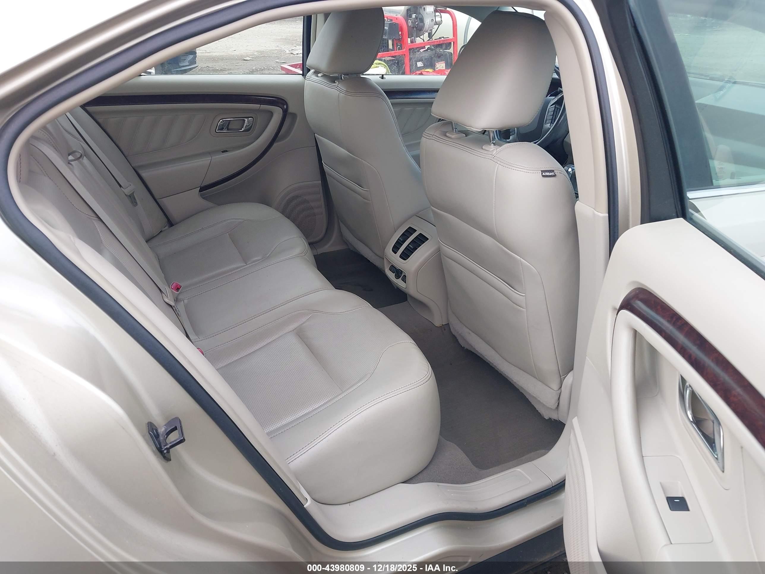FORD TAURUS image 8