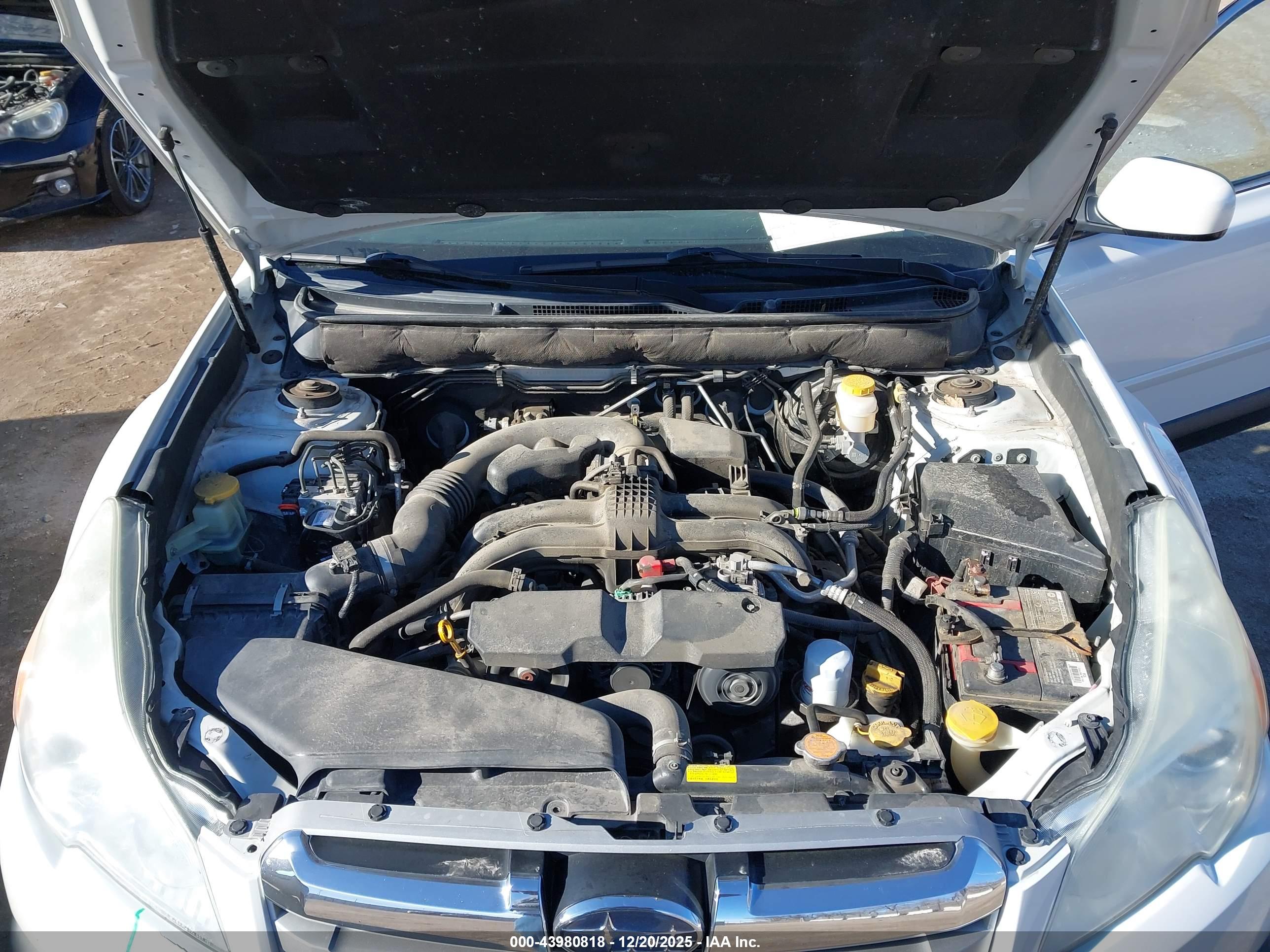SUBARU OUTBACK image 10