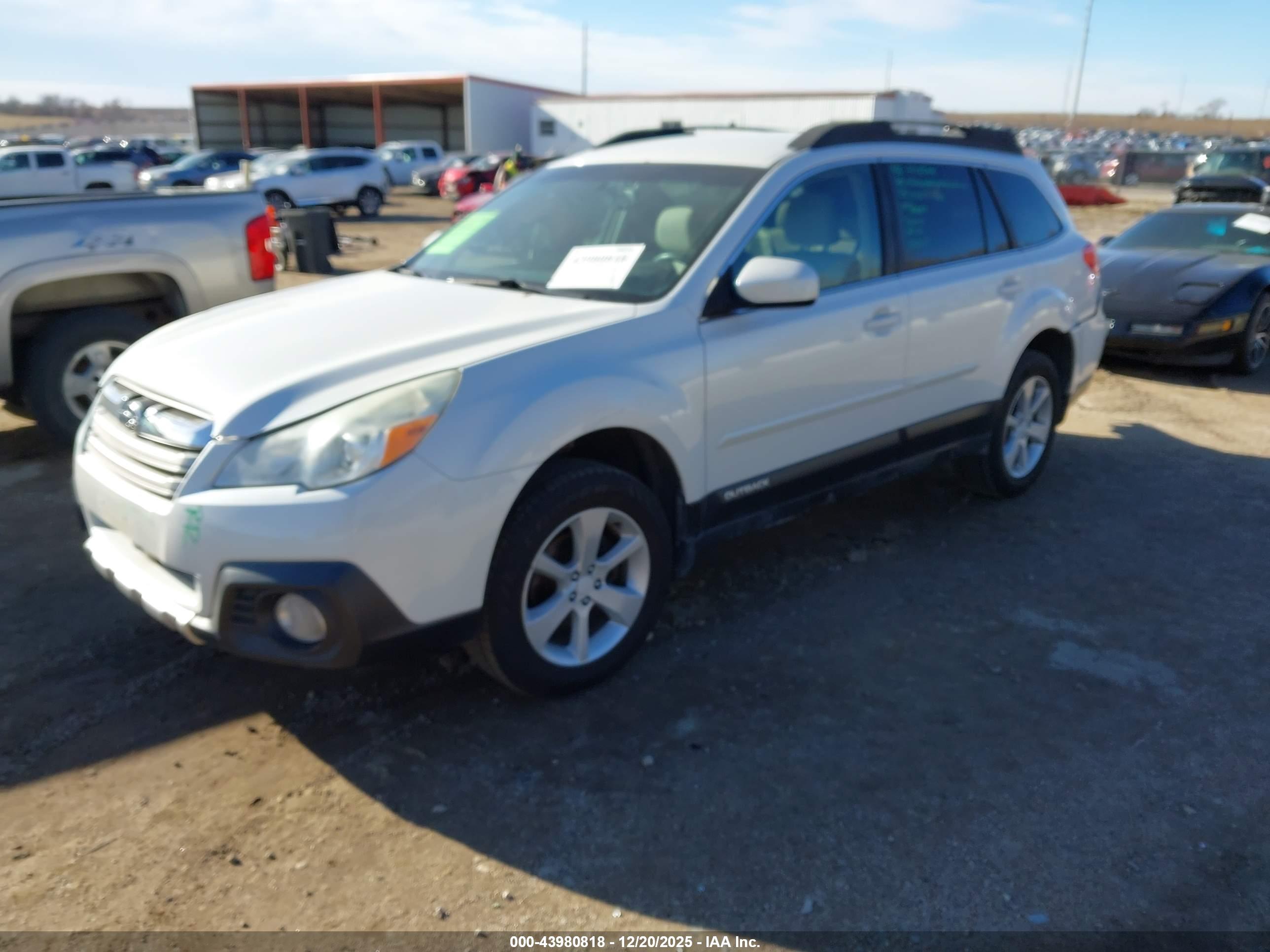 SUBARU OUTBACK image 2