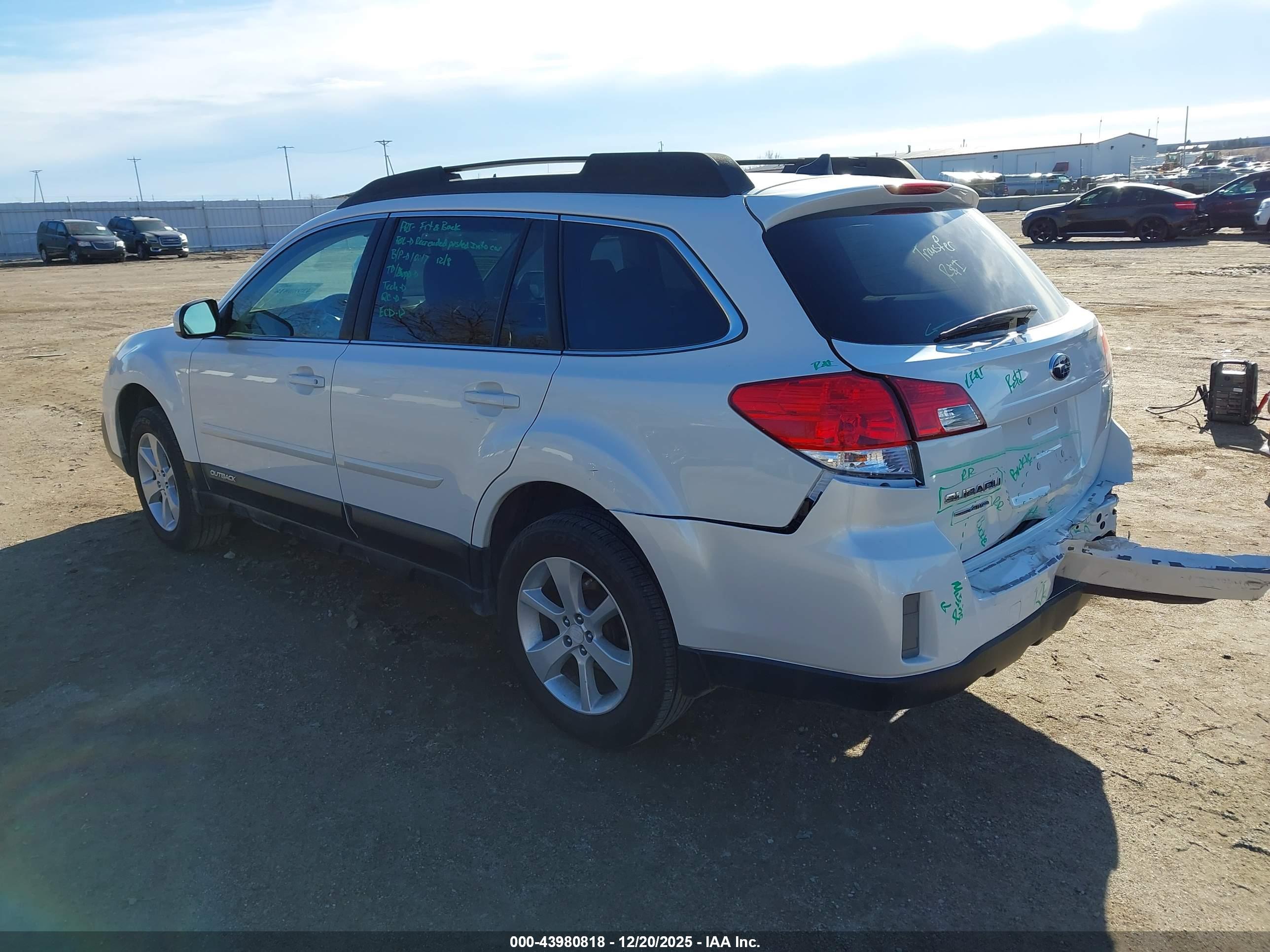 SUBARU OUTBACK image 3