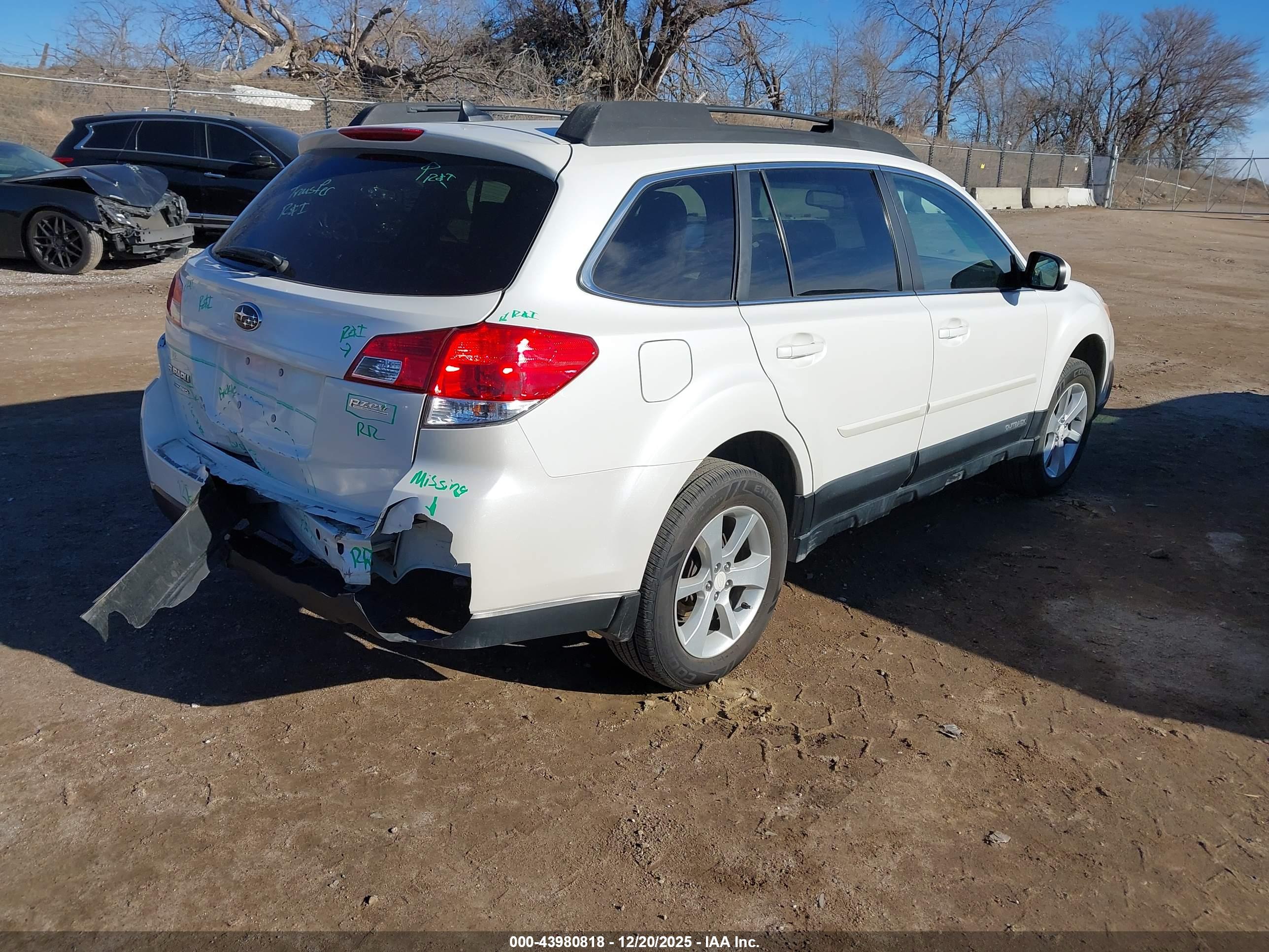 SUBARU OUTBACK image 4