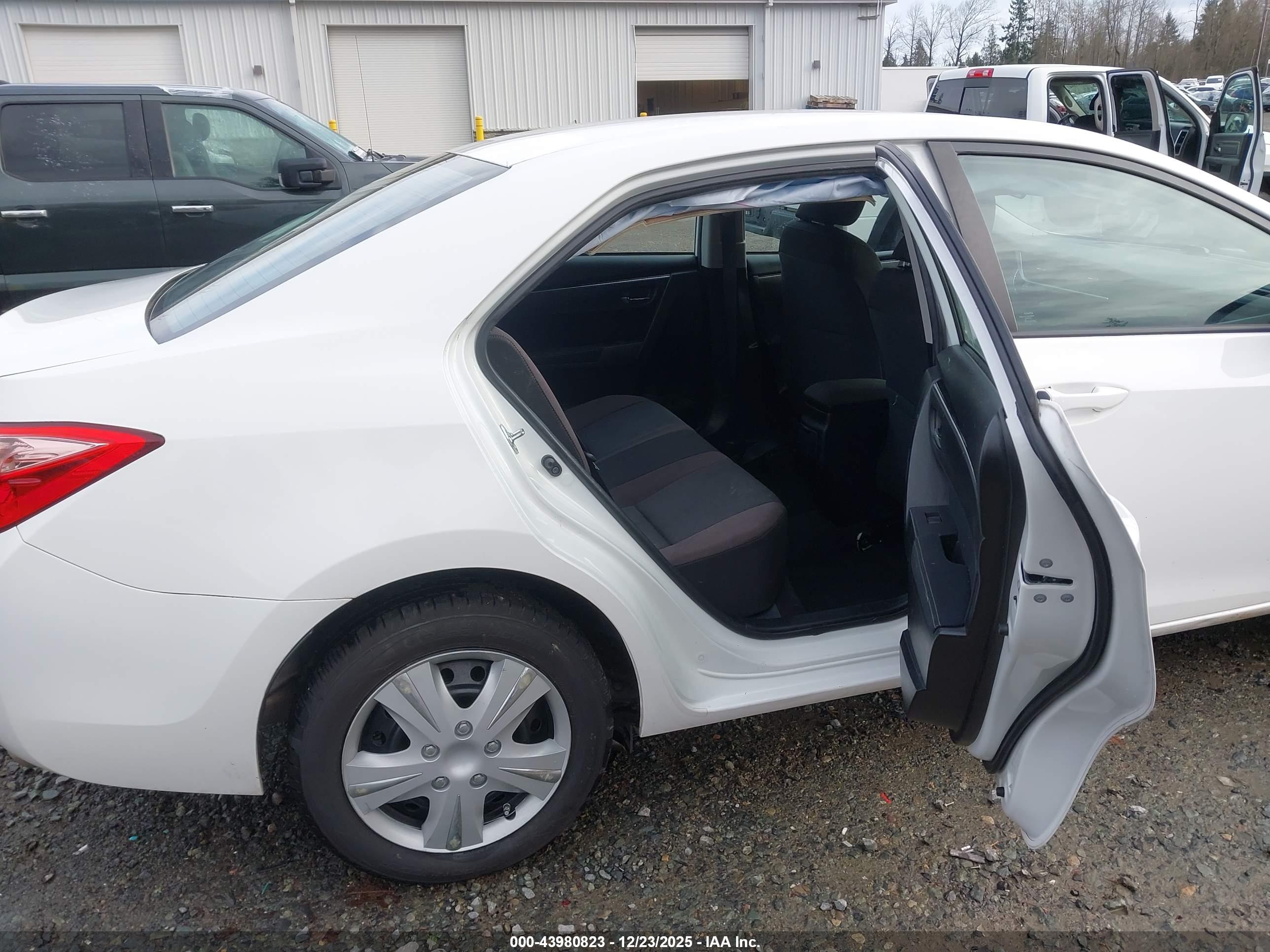 TOYOTA COROLLA image 8